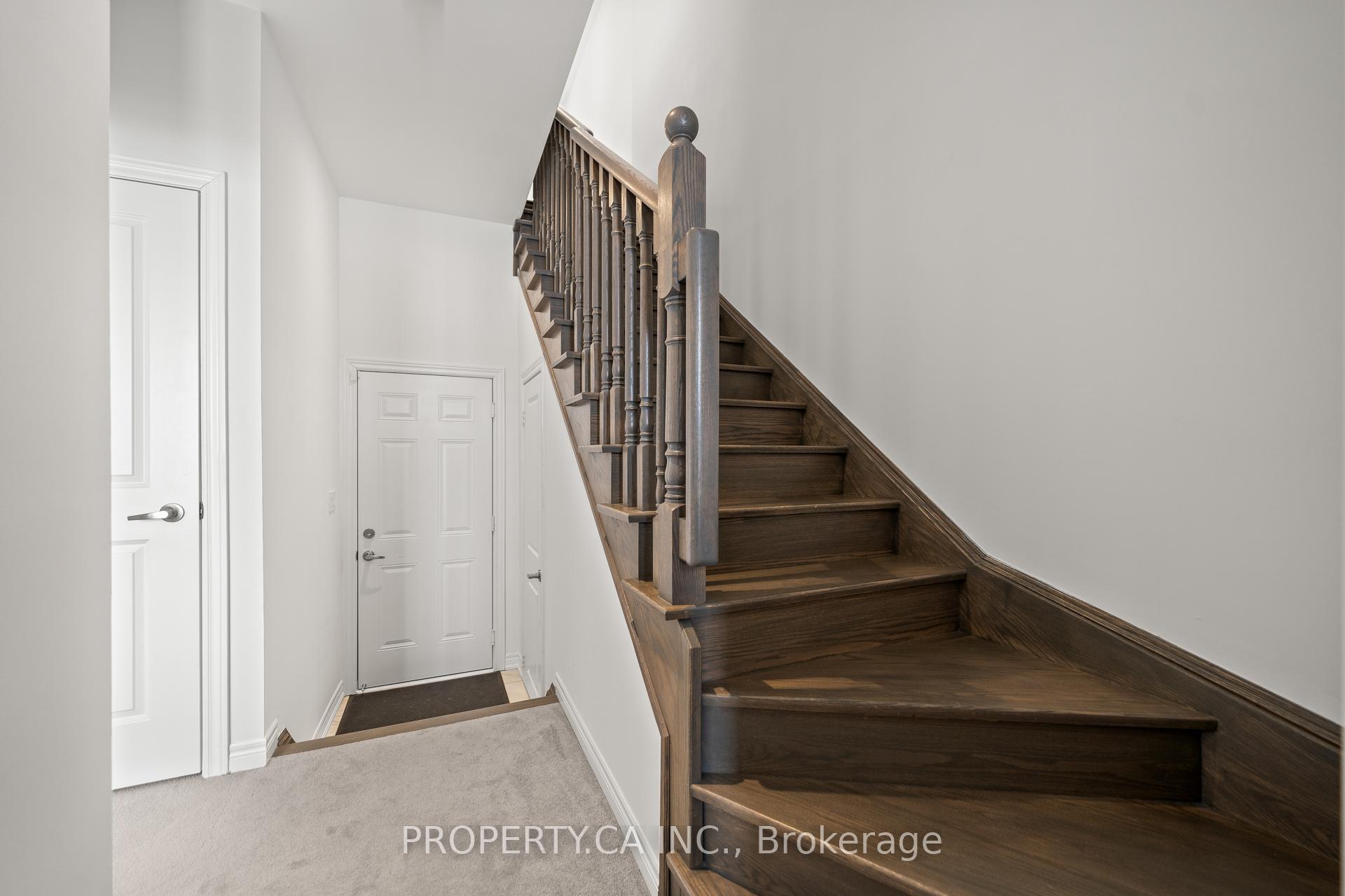 Photo 2 of 24 Dockside Way W, Whitby, Port Whitby — HOMEH