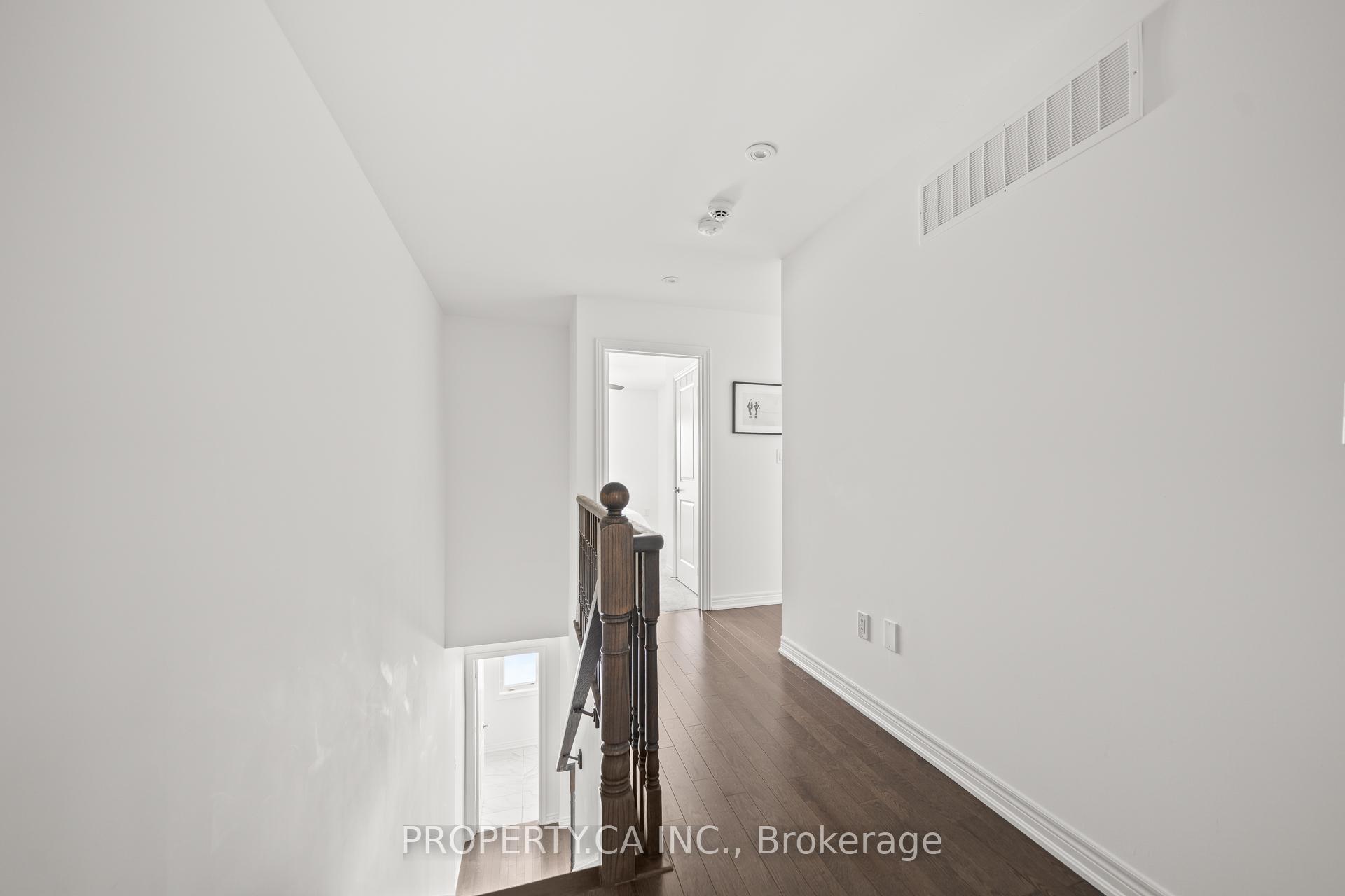 Photo 10 of 24 Dockside Way W, Whitby, Port Whitby — HOMEH