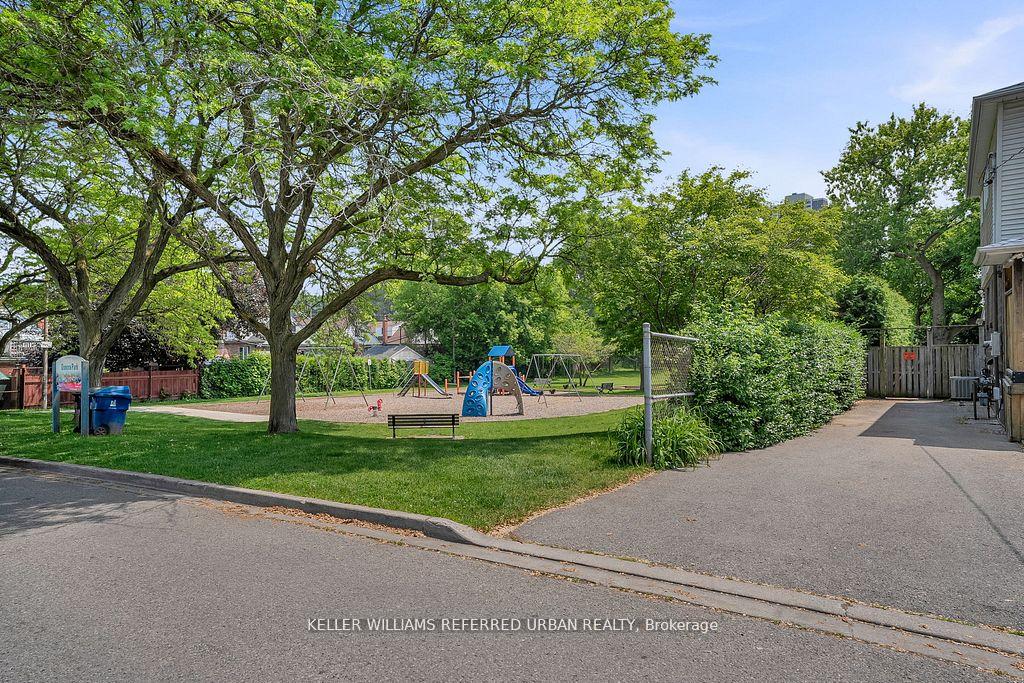 Photo 41 of 5 Donora Drive, Toronto, Crescent Town — HOMEH