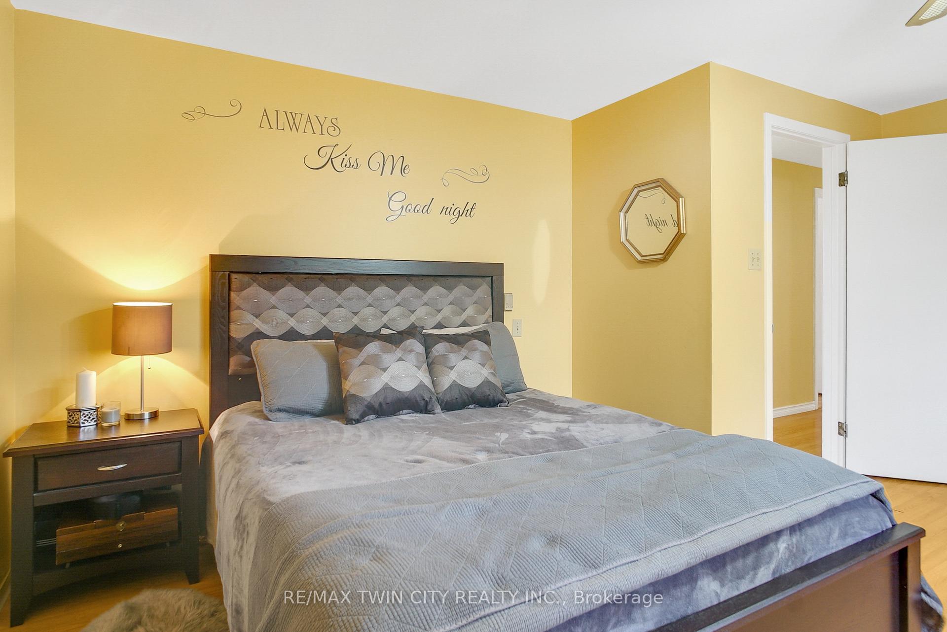 Photo 16 of 610 White Oak Drive S, Cambridge — HOMEH