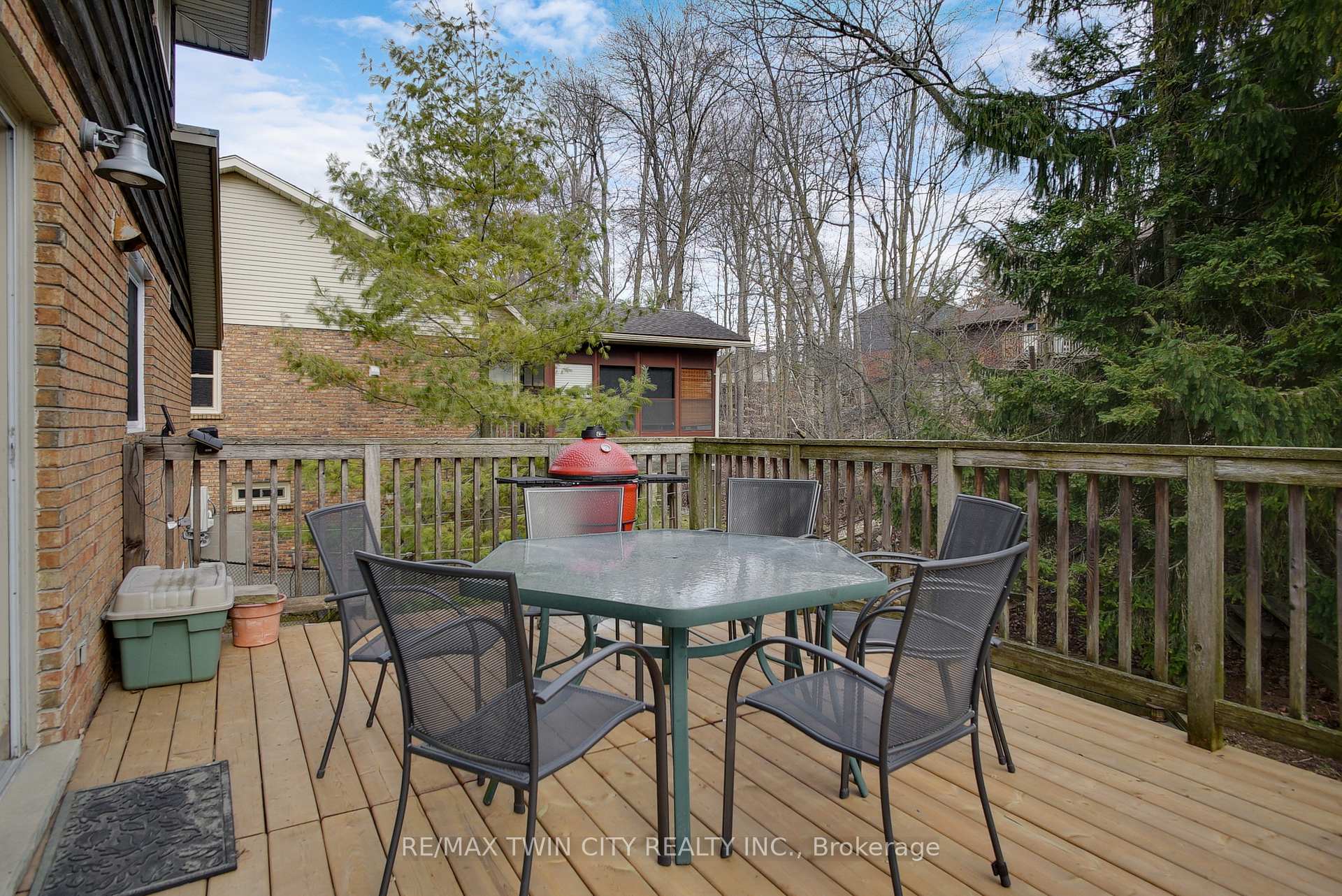 Photo 27 of 610 White Oak Drive S, Cambridge — HOMEH