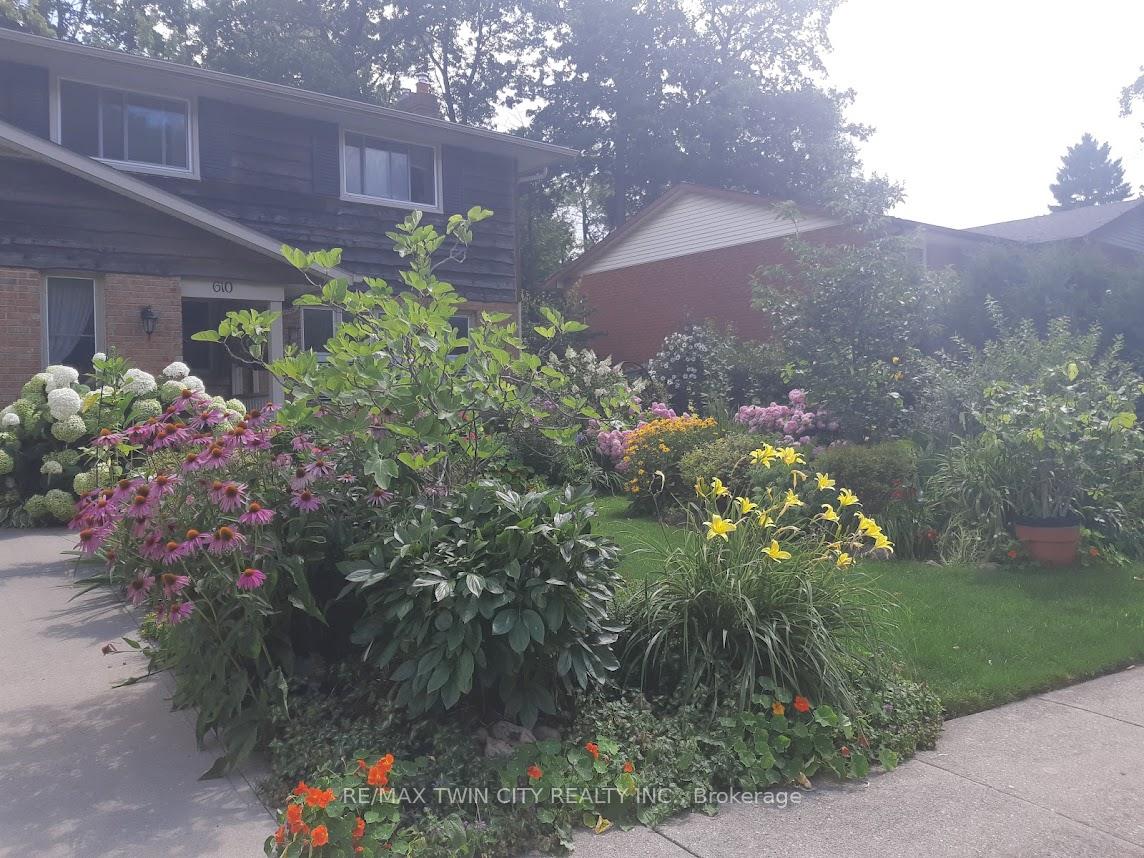 Photo 40 of 610 White Oak Drive S, Cambridge — HOMEH