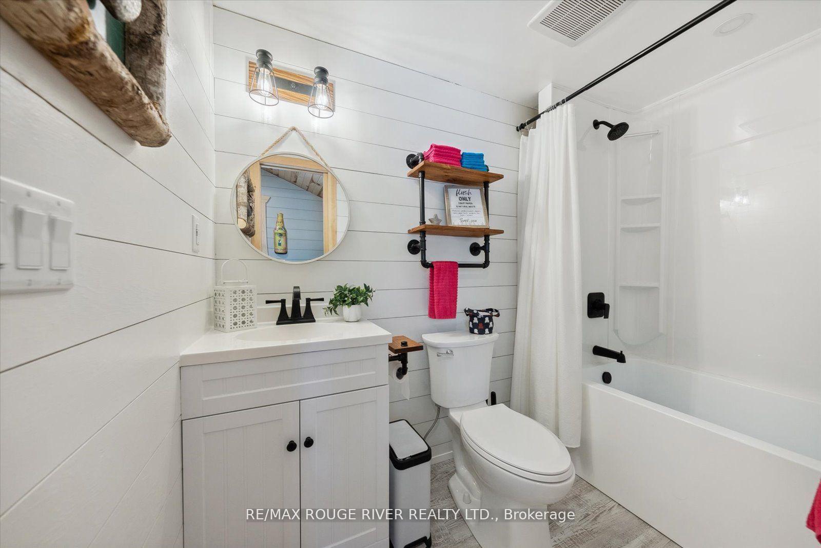 Photo 15 of 214B Centre Road, Hastings Highlands, McClure Ward — HOMEH
