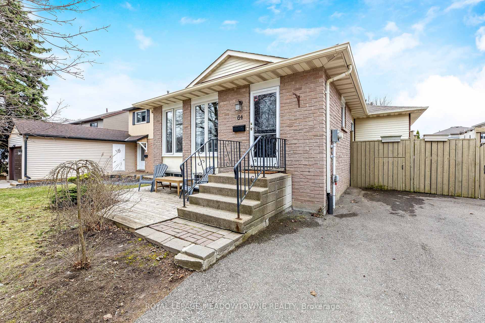 Photo 8 of 64 Angela Crescent, Cambridge — HOMEH