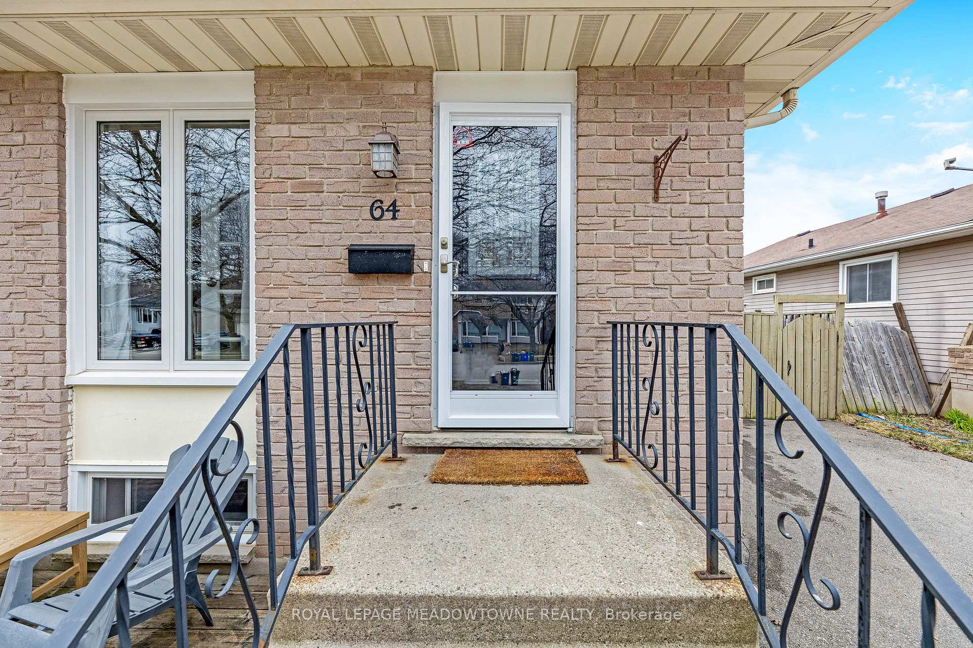 Photo 9 of 64 Angela Crescent, Cambridge — HOMEH
