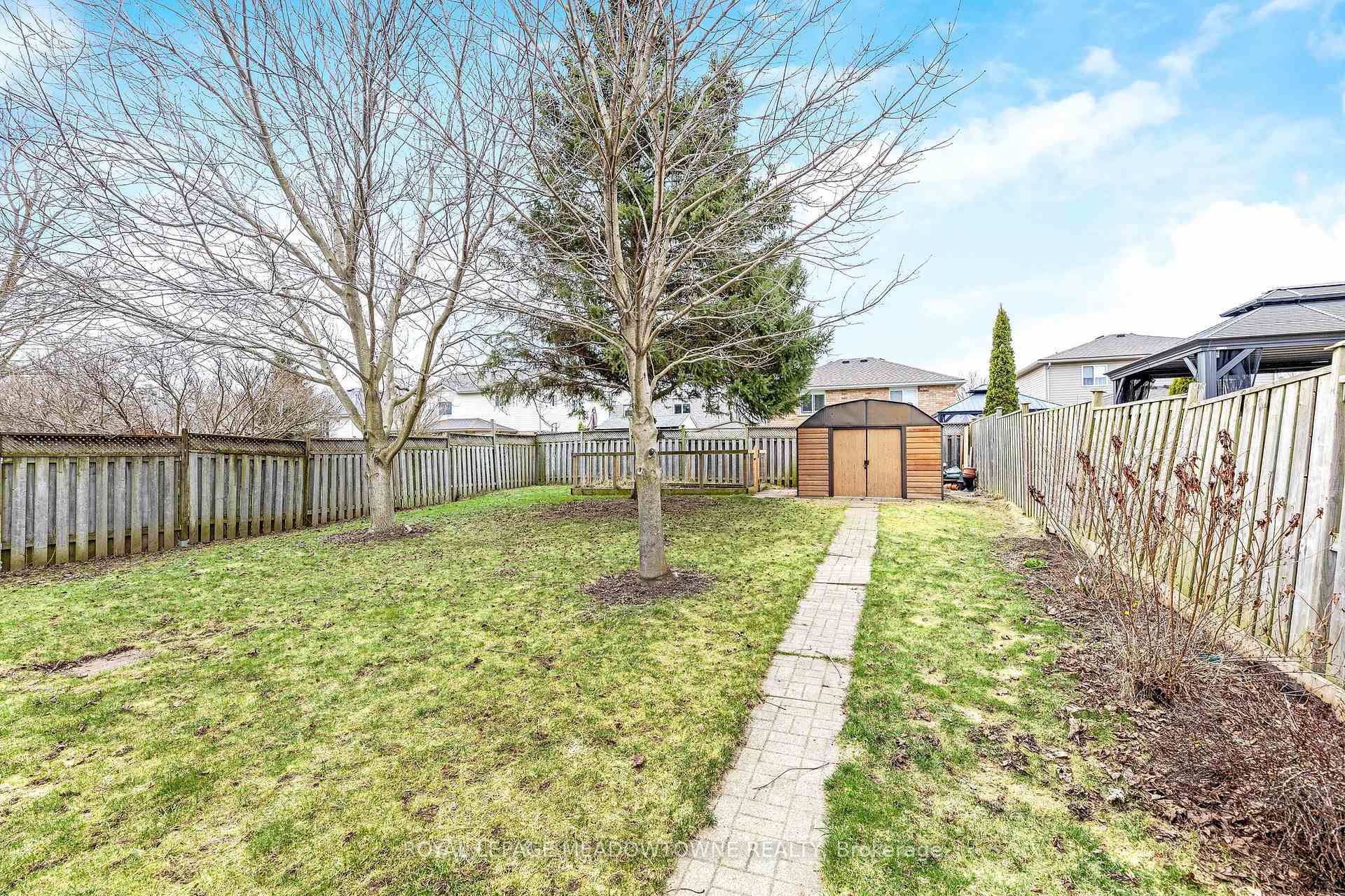 Photo 38 of 64 Angela Crescent, Cambridge — HOMEH