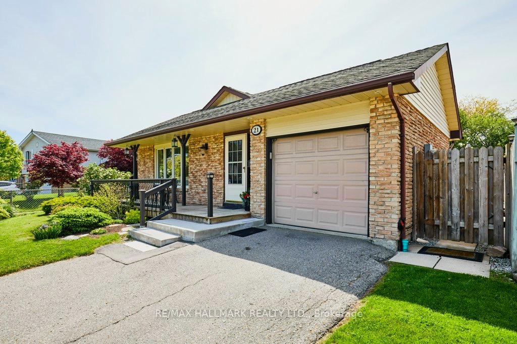 Photo 1 of 21 Pilkington Crescent, Whitby, Pringle Creek — HOMEH