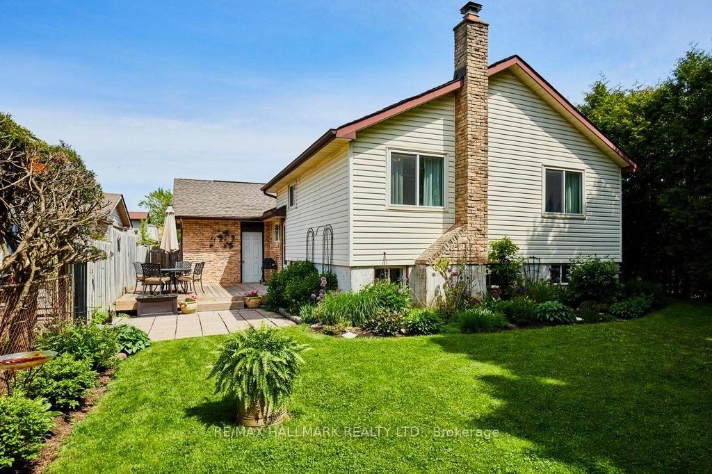 Photo 16 of 21 Pilkington Crescent, Whitby, Pringle Creek — HOMEH