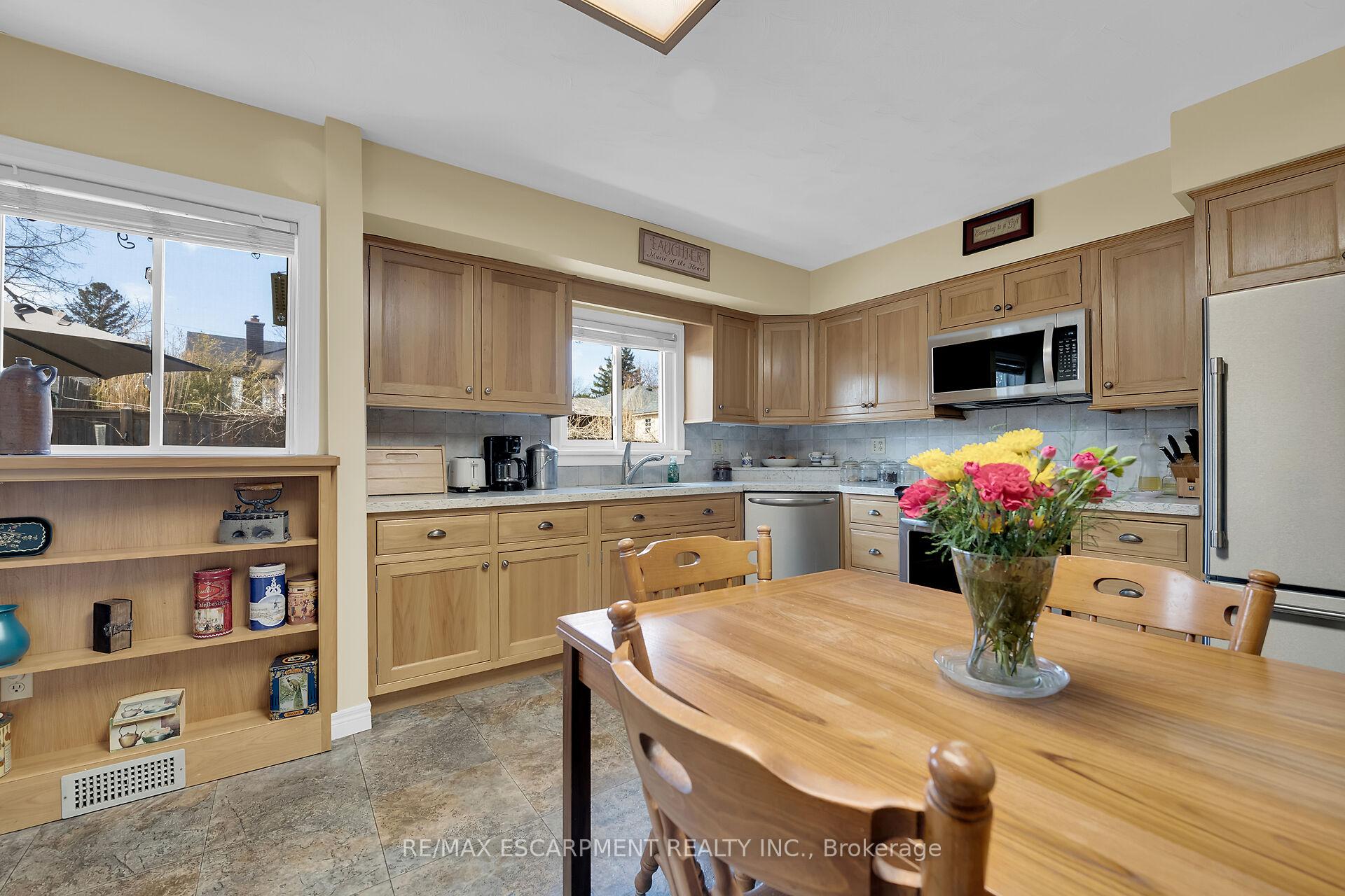 Photo 17 of 49 Laird Street, Haldimand — HOMEH