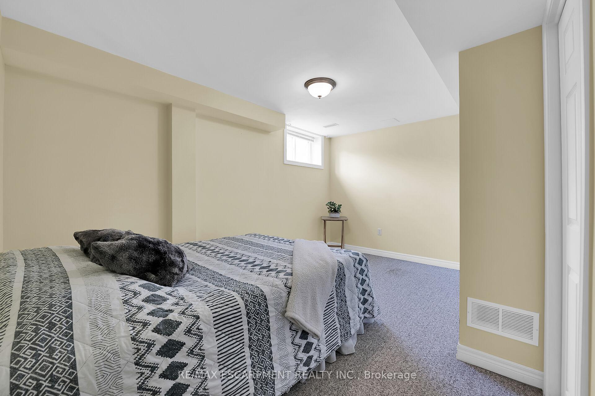 Photo 27 of 49 Laird Street, Haldimand — HOMEH