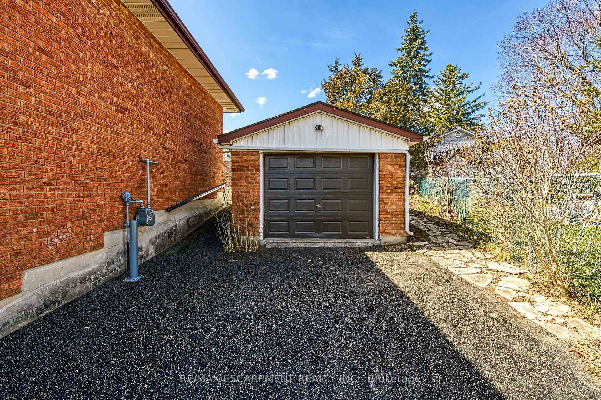 Photo 42 of 49 Laird Street, Haldimand — HOMEH