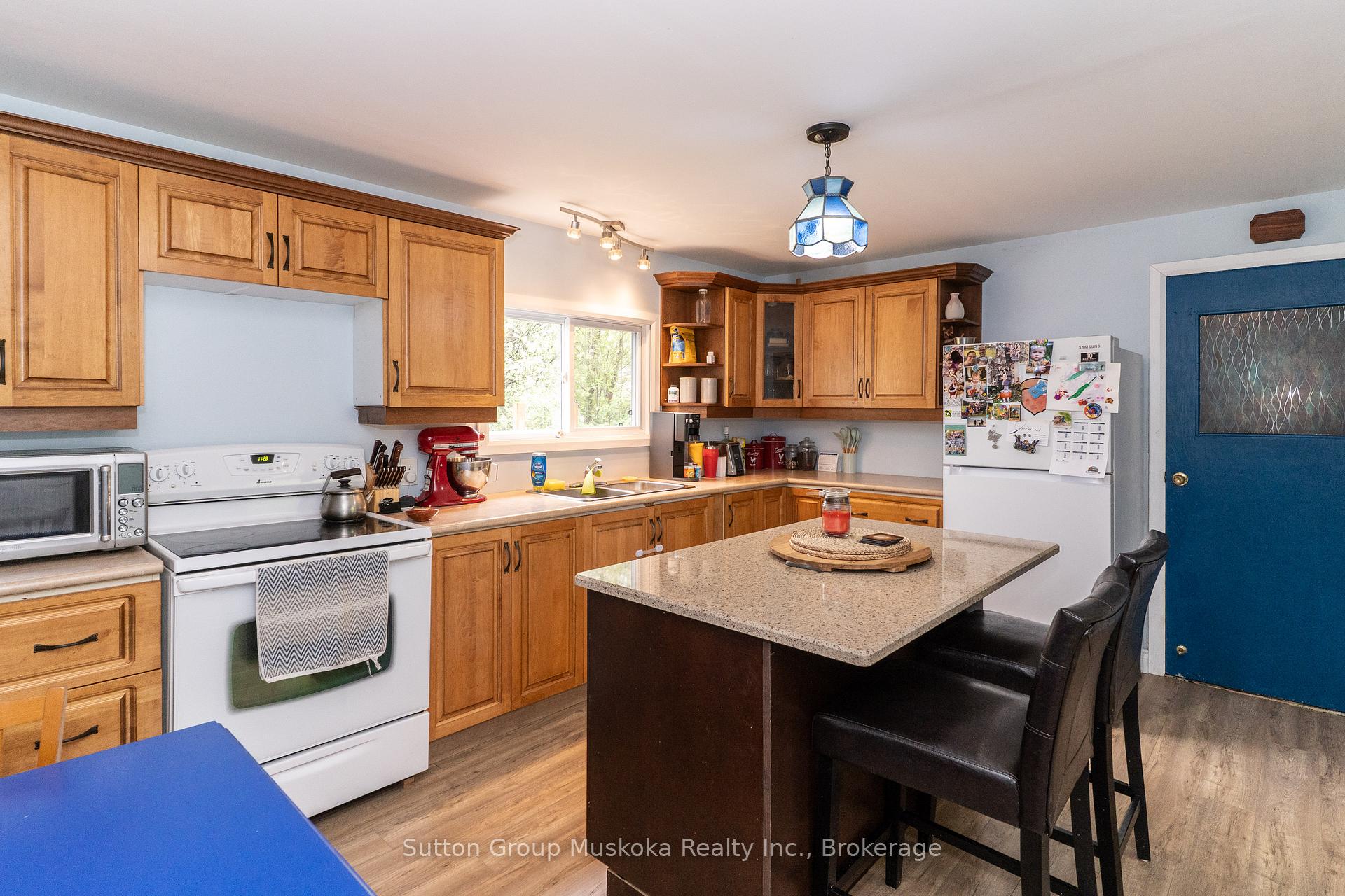 Photo 4 of 221 yonge Street S, Burk's Falls — HOMEH