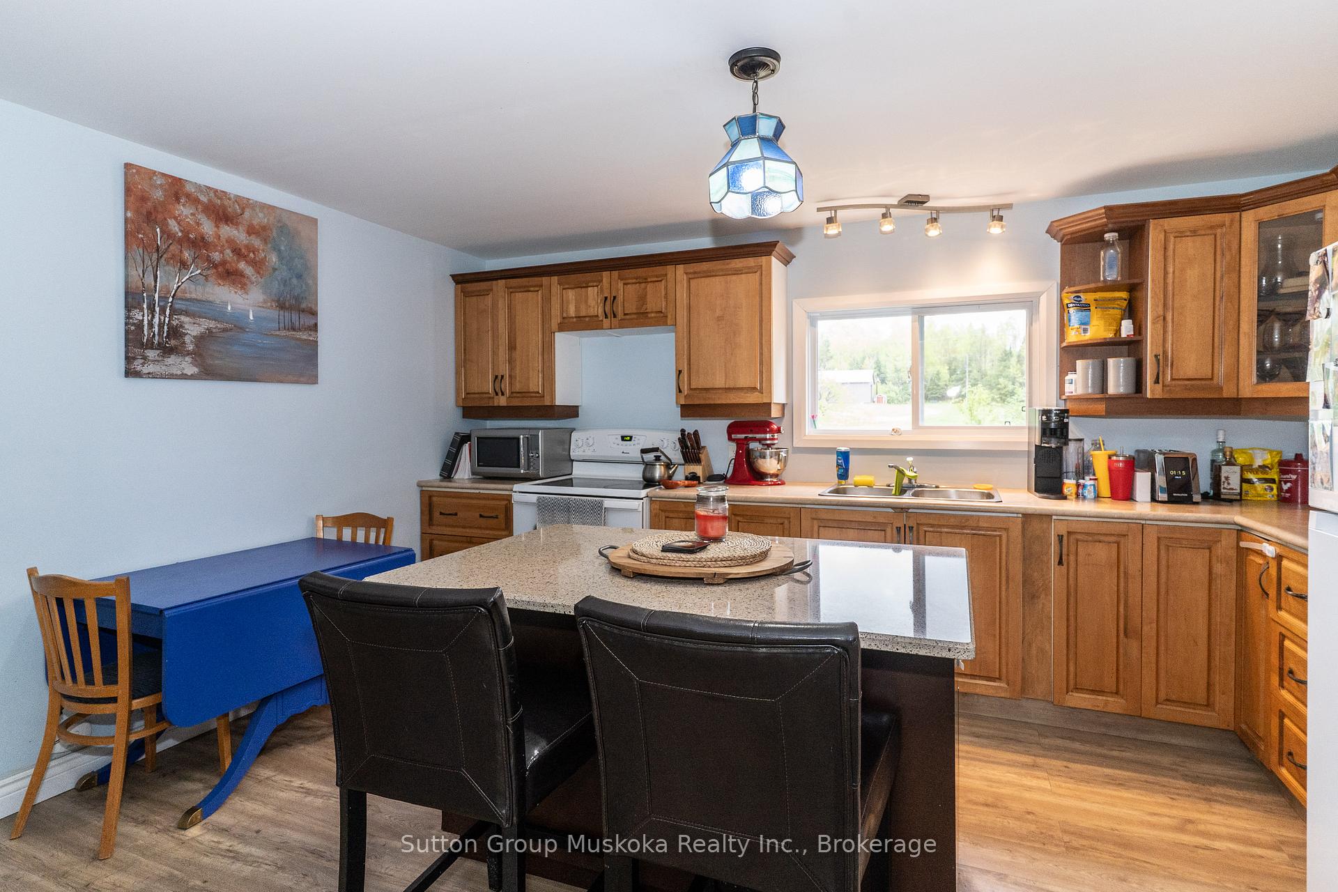 Photo 9 of 221 yonge Street S, Burk's Falls — HOMEH