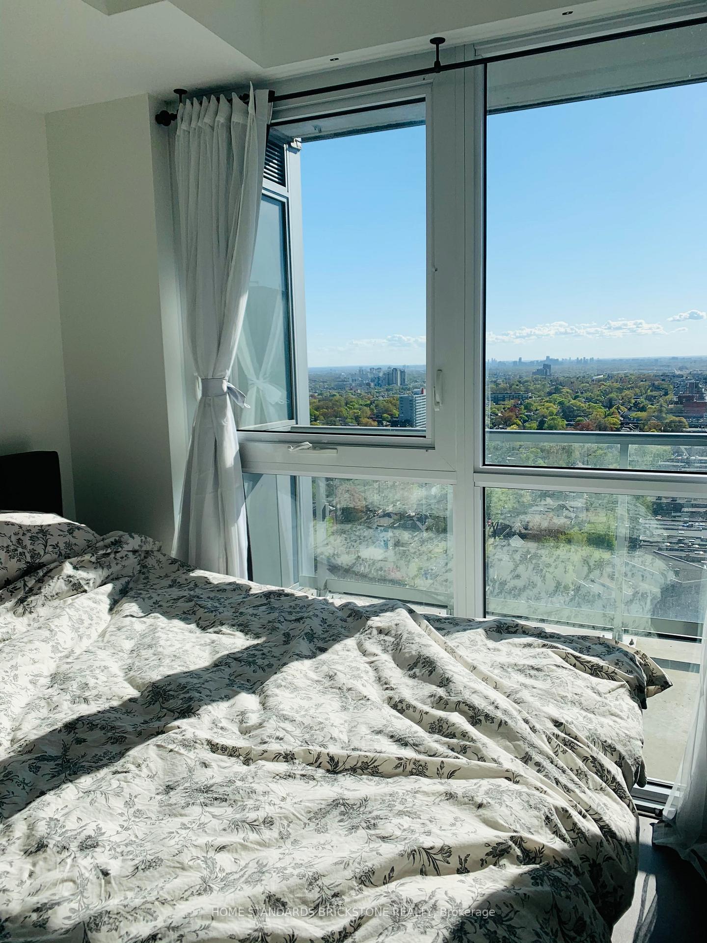 Photo 4 of Unit 1810, 501 St.Clair Avenue W, Toronto, Forest Hill South — HOMEH