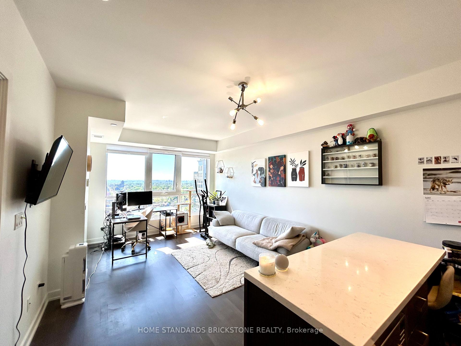 Photo 3 of Unit 1810, 501 St.Clair Avenue W, Toronto, Forest Hill South — HOMEH