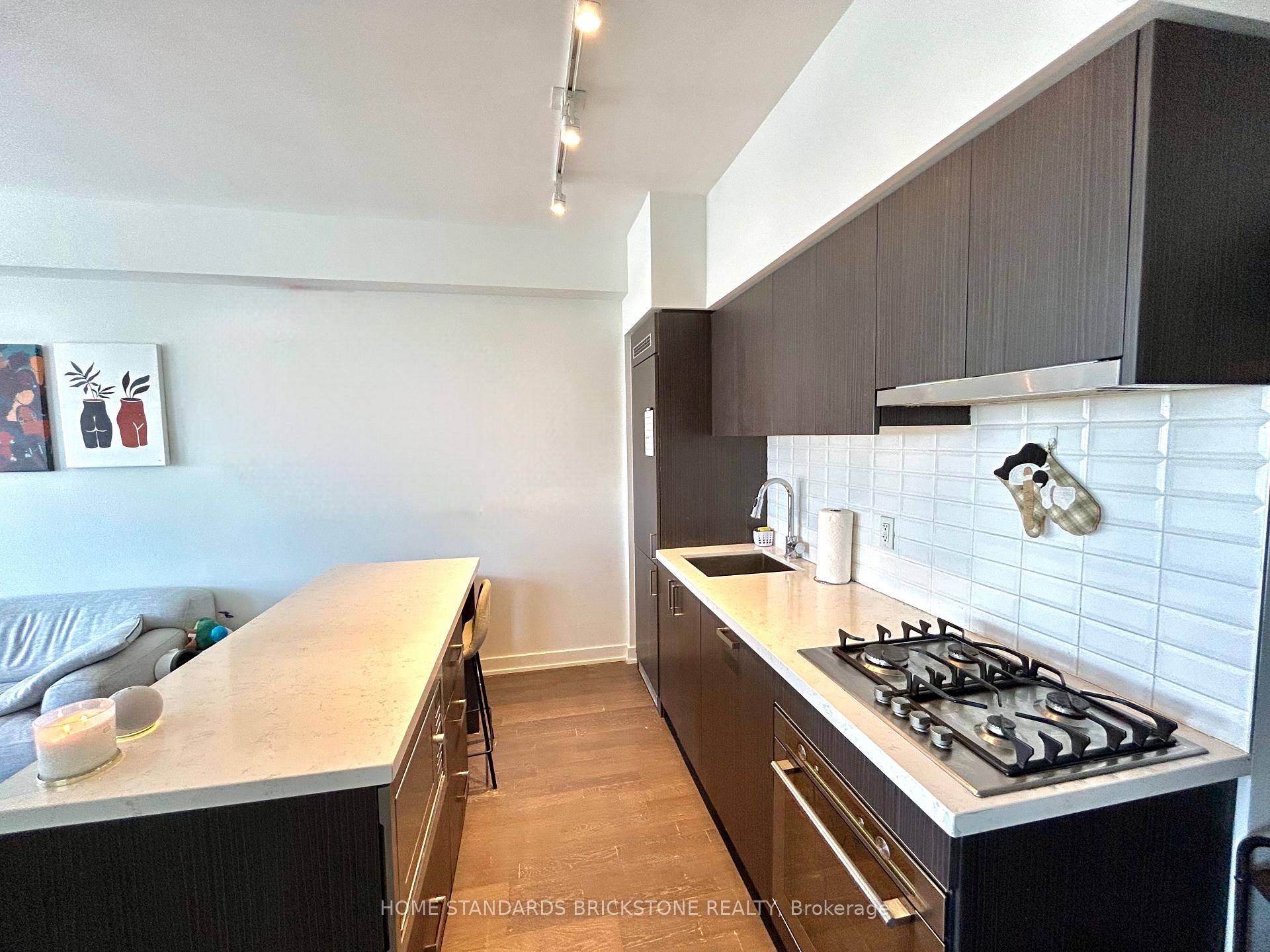 Photo 10 of Unit 1810, 501 St.Clair Avenue W, Toronto, Forest Hill South — HOMEH