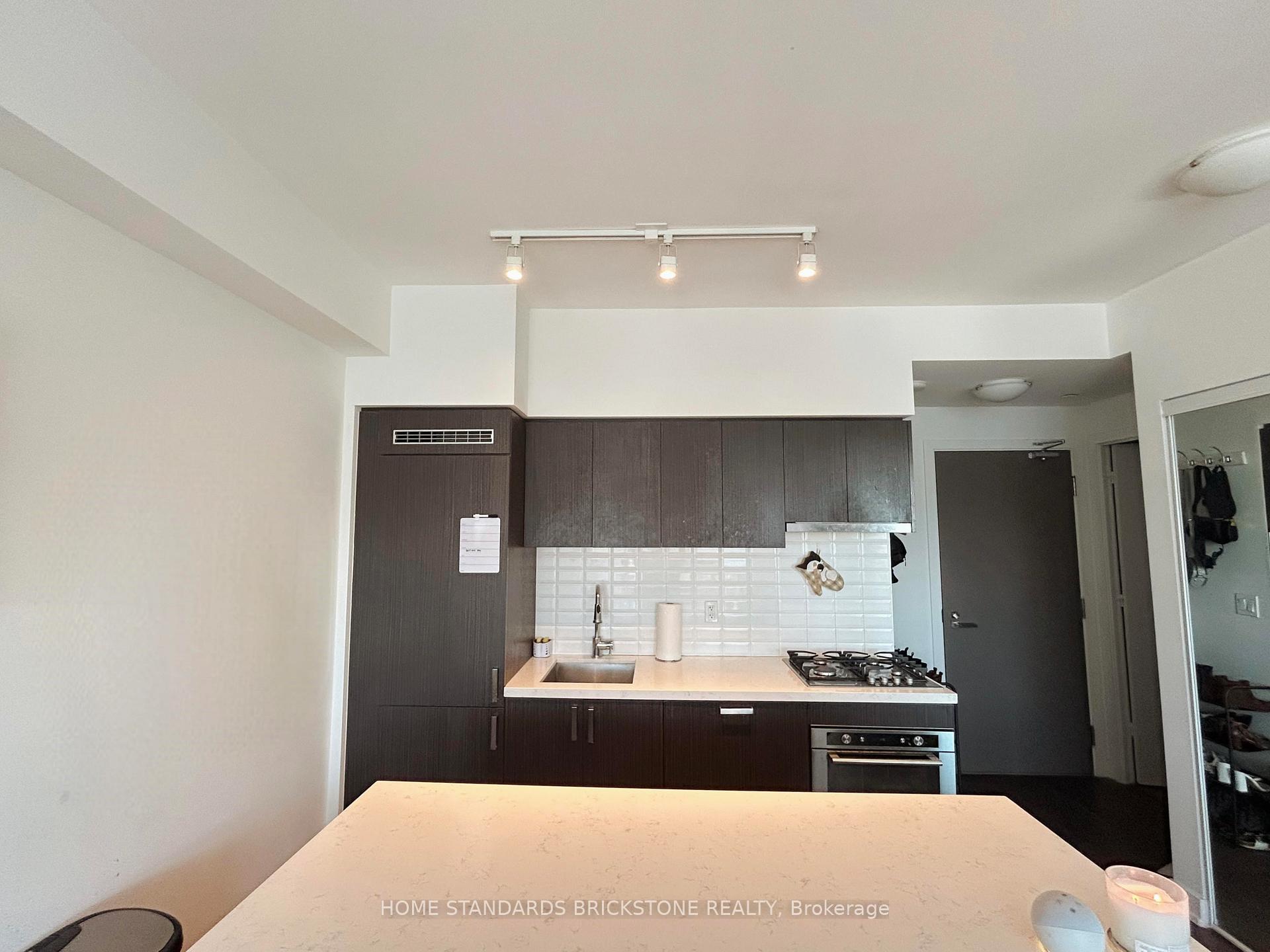 Photo 9 of Unit 1810, 501 St.Clair Avenue W, Toronto, Forest Hill South — HOMEH
