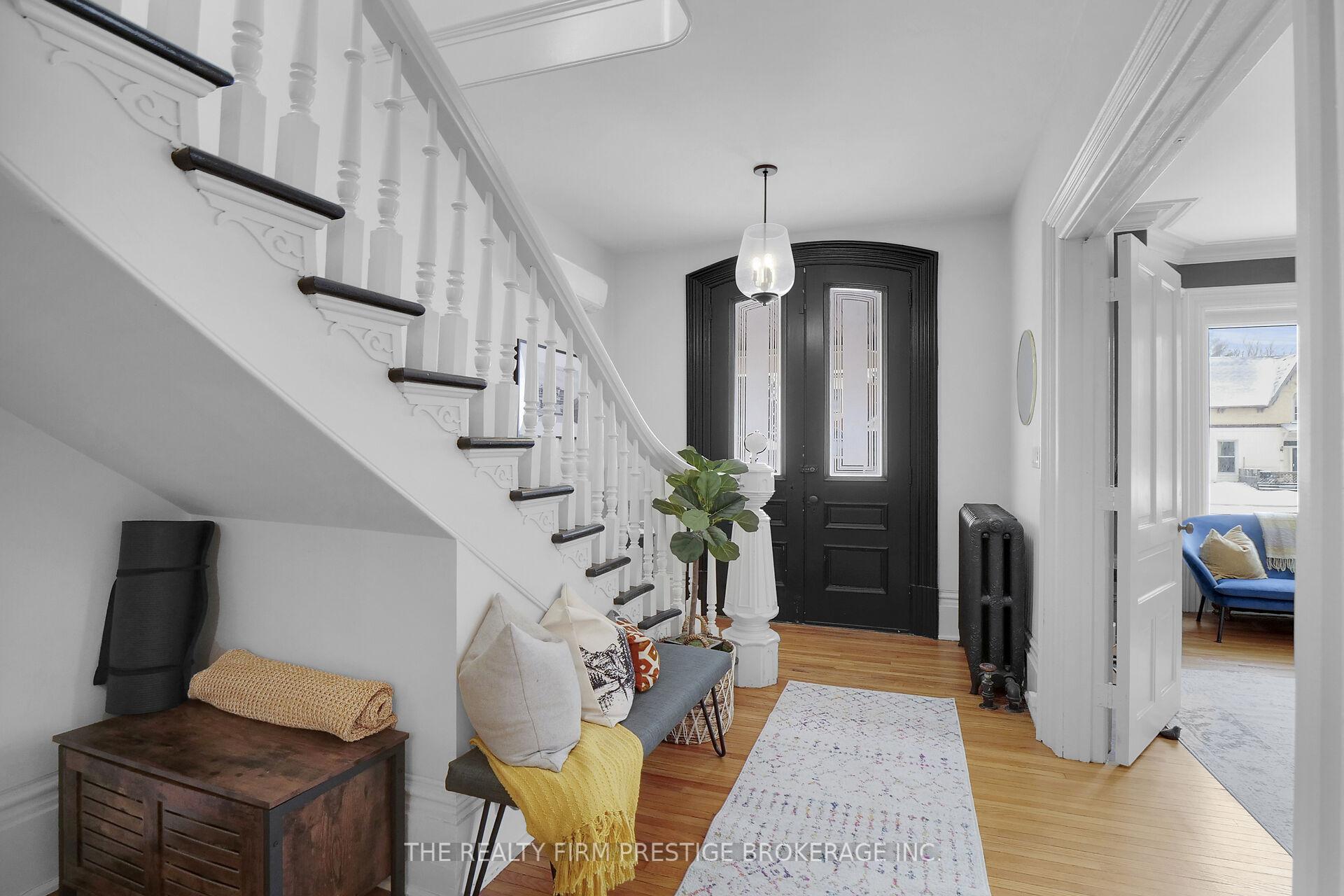 Photo 2 of 99 Wellington Street, St. Thomas — HOMEH