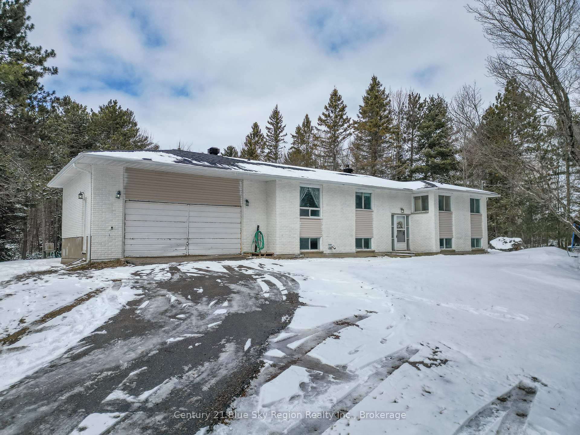 Photo 1 of 828 Highway 94, East Ferris, Corbeil — HOMEH