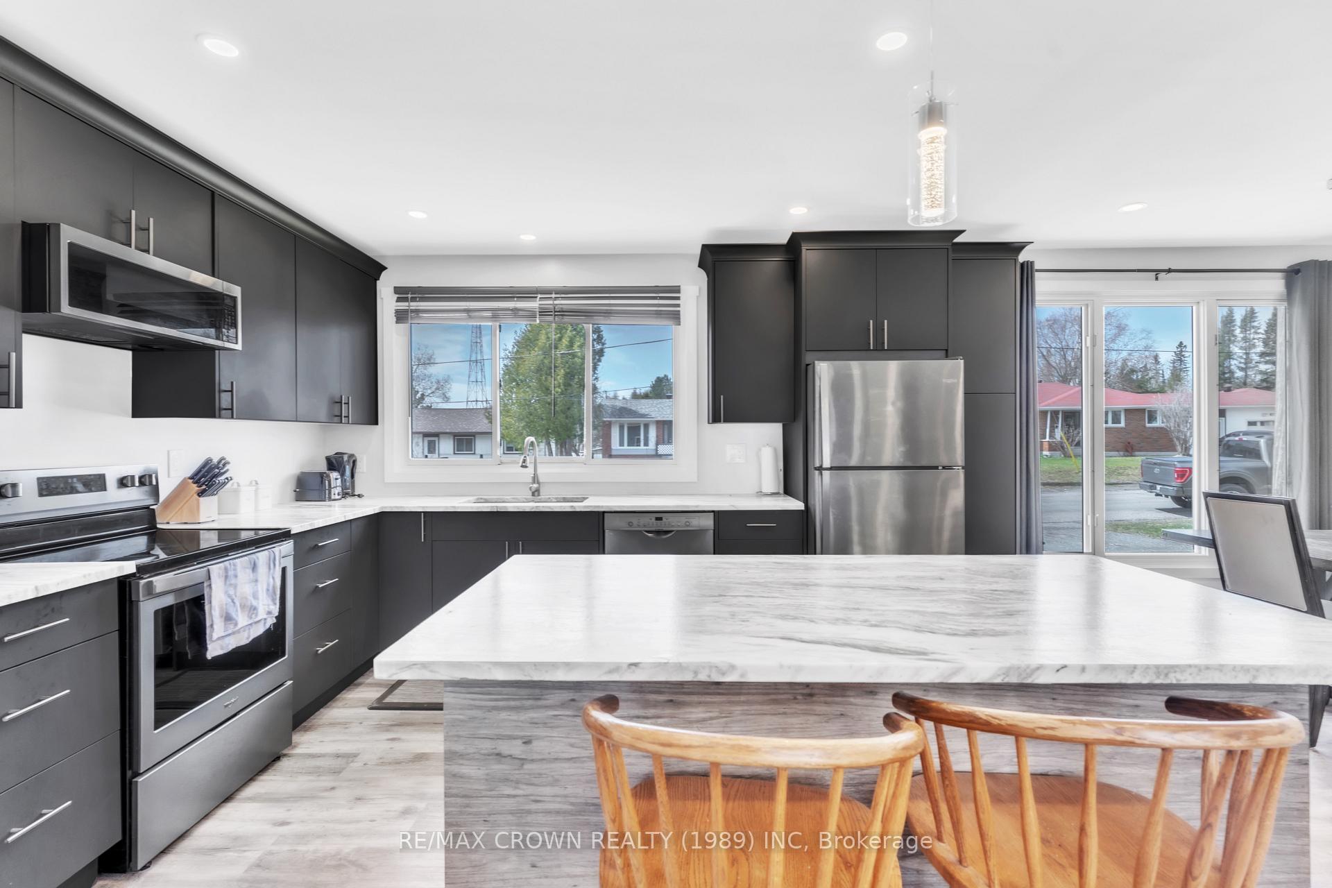 Photo 2 of 40 Birch Crescent, Temagami — HOMEH