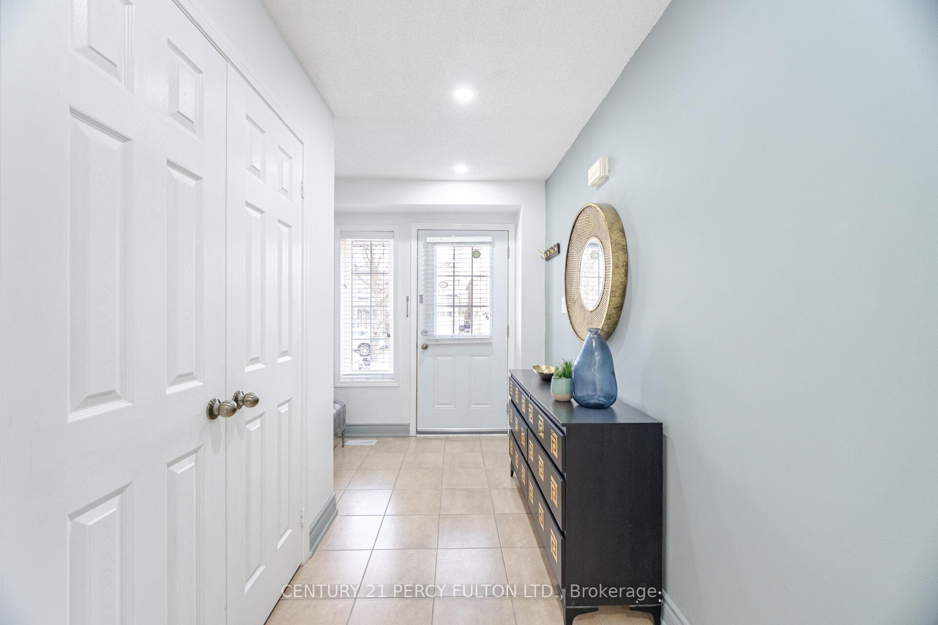 Photo 6 of 640 Sunbird Trail, Pickering, Amberlea — HOMEH