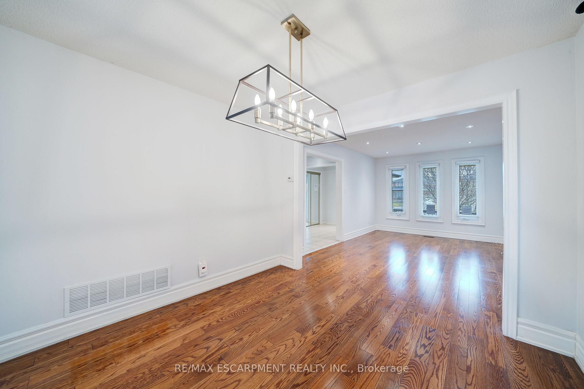 Photo 23 of 132 Belview Avenue, Vaughan, East Woodbridge — HOMEH