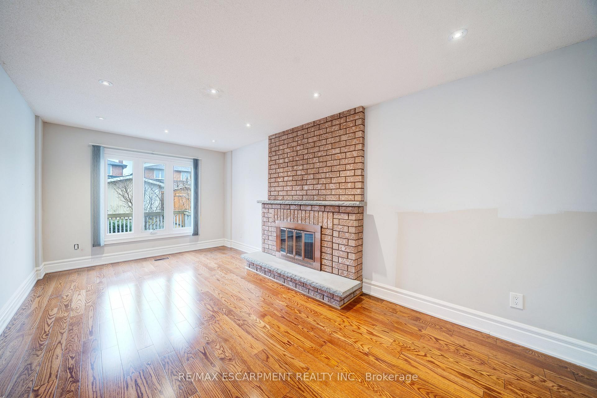 Photo 14 of 132 Belview Avenue, Vaughan, East Woodbridge — HOMEH