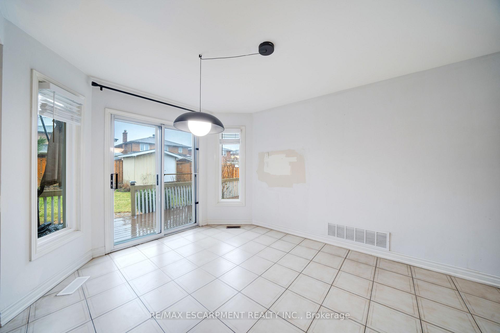 Photo 17 of 132 Belview Avenue, Vaughan, East Woodbridge — HOMEH