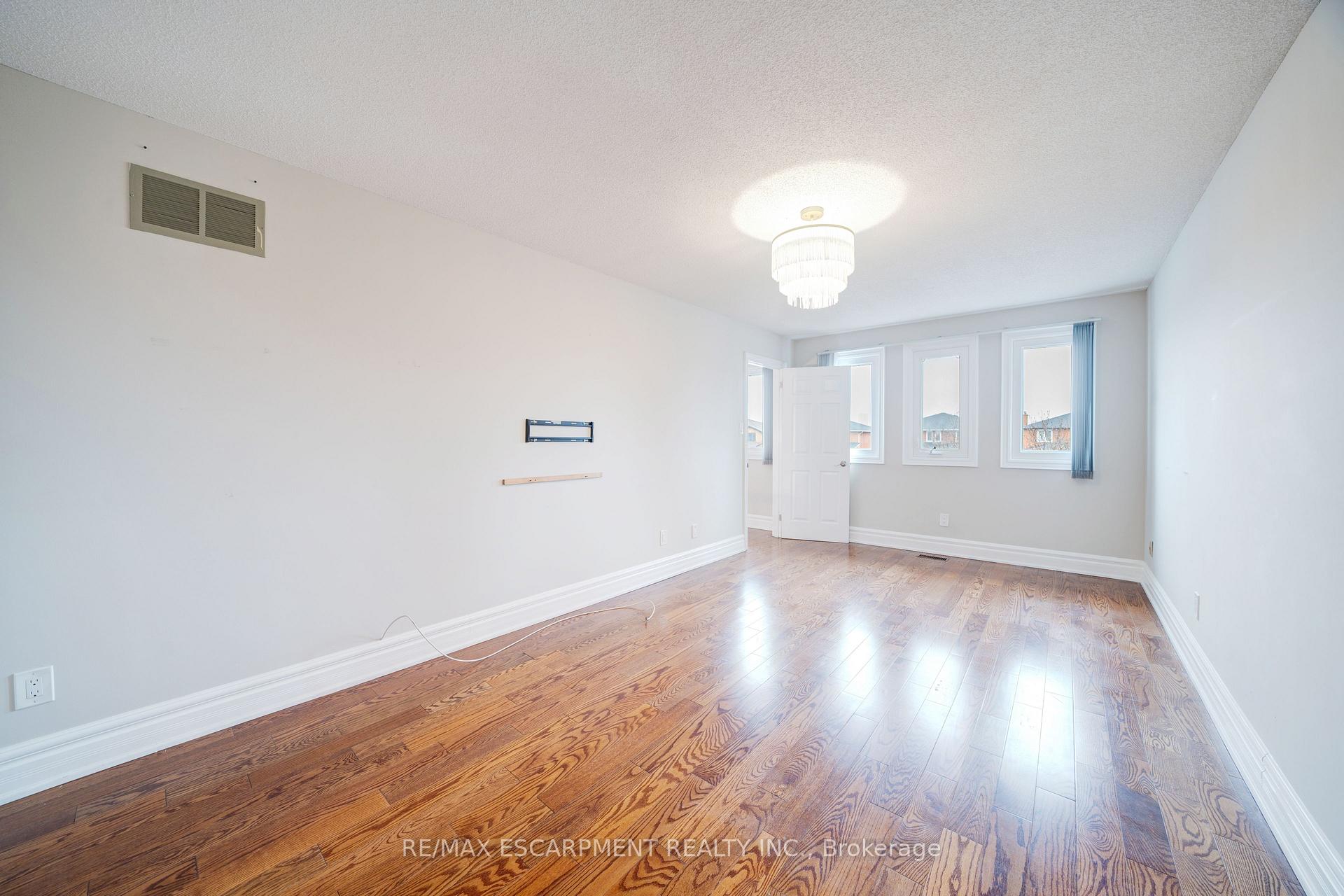 Photo 28 of 132 Belview Avenue, Vaughan, East Woodbridge — HOMEH