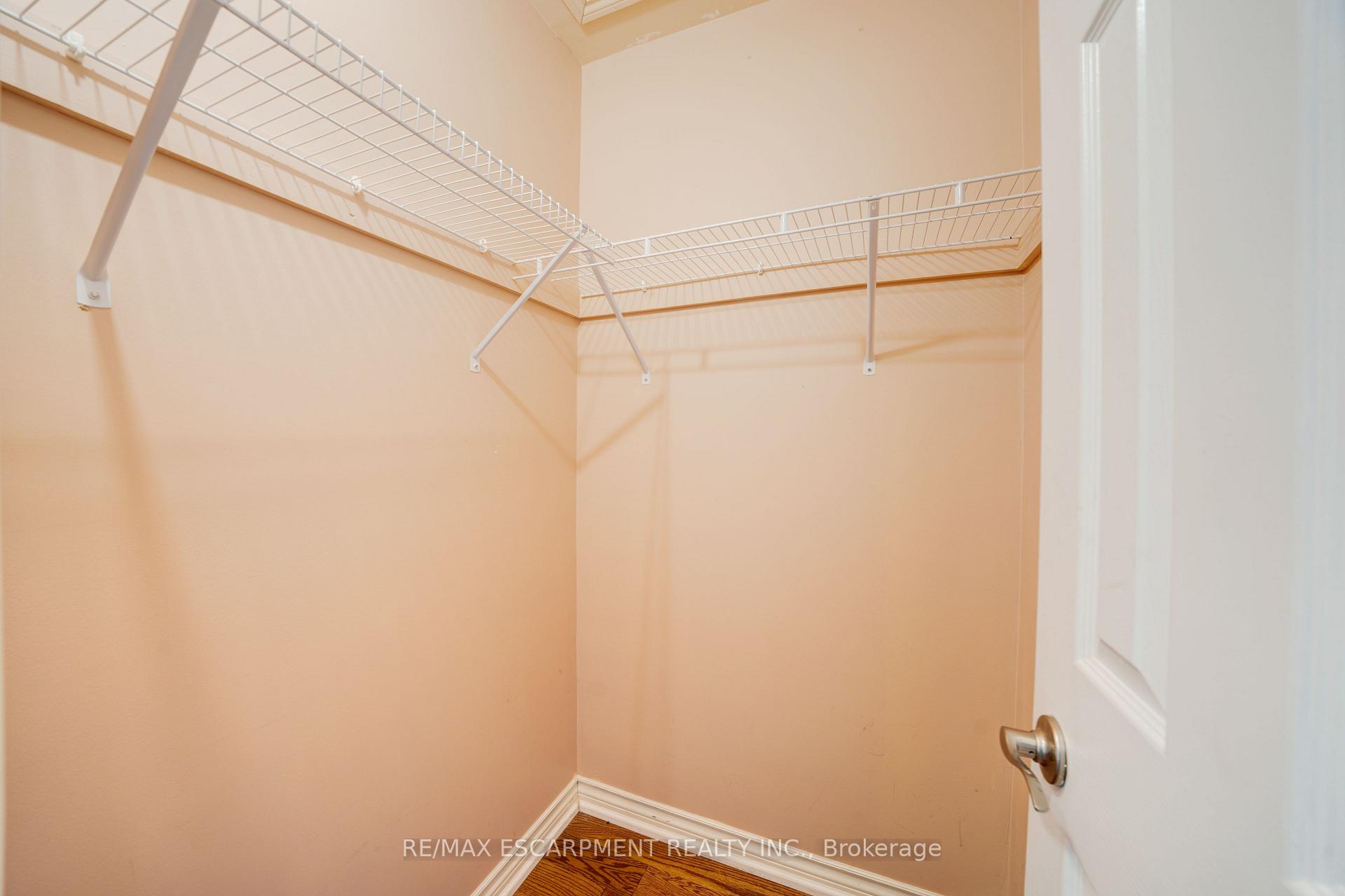 Photo 6 of 132 Belview Avenue, Vaughan, East Woodbridge — HOMEH