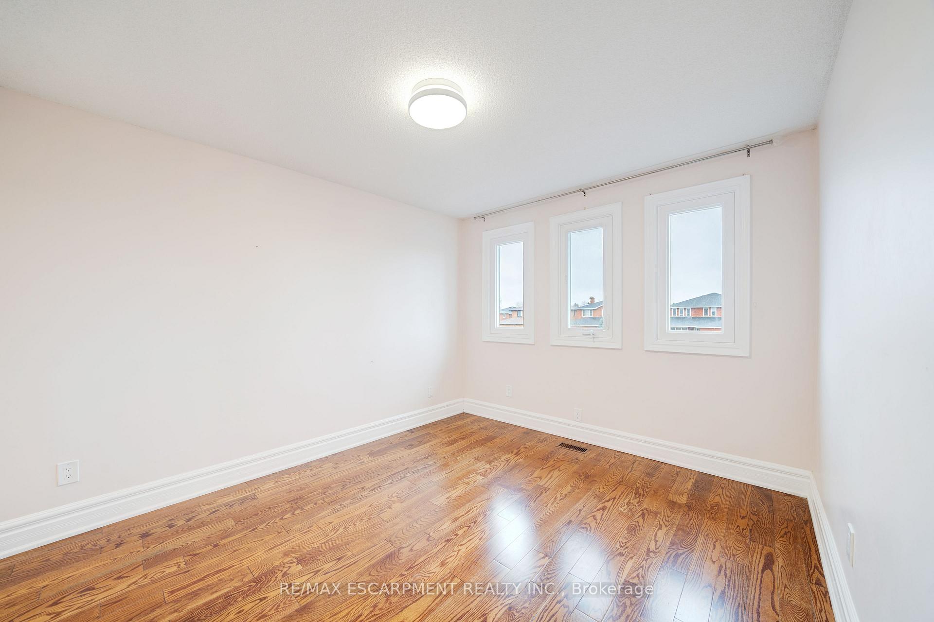 Photo 33 of 132 Belview Avenue, Vaughan, East Woodbridge — HOMEH