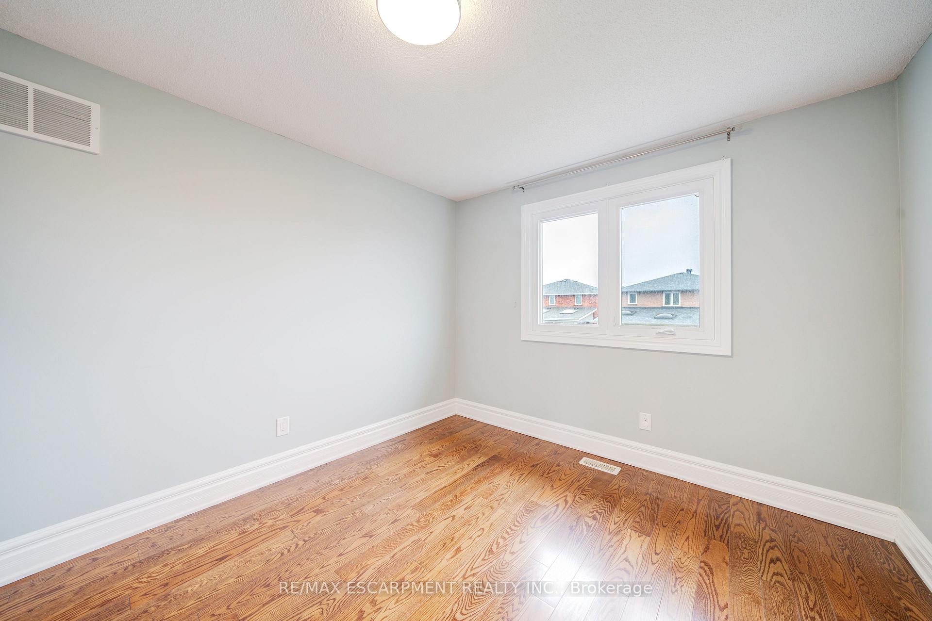 Photo 37 of 132 Belview Avenue, Vaughan, East Woodbridge — HOMEH