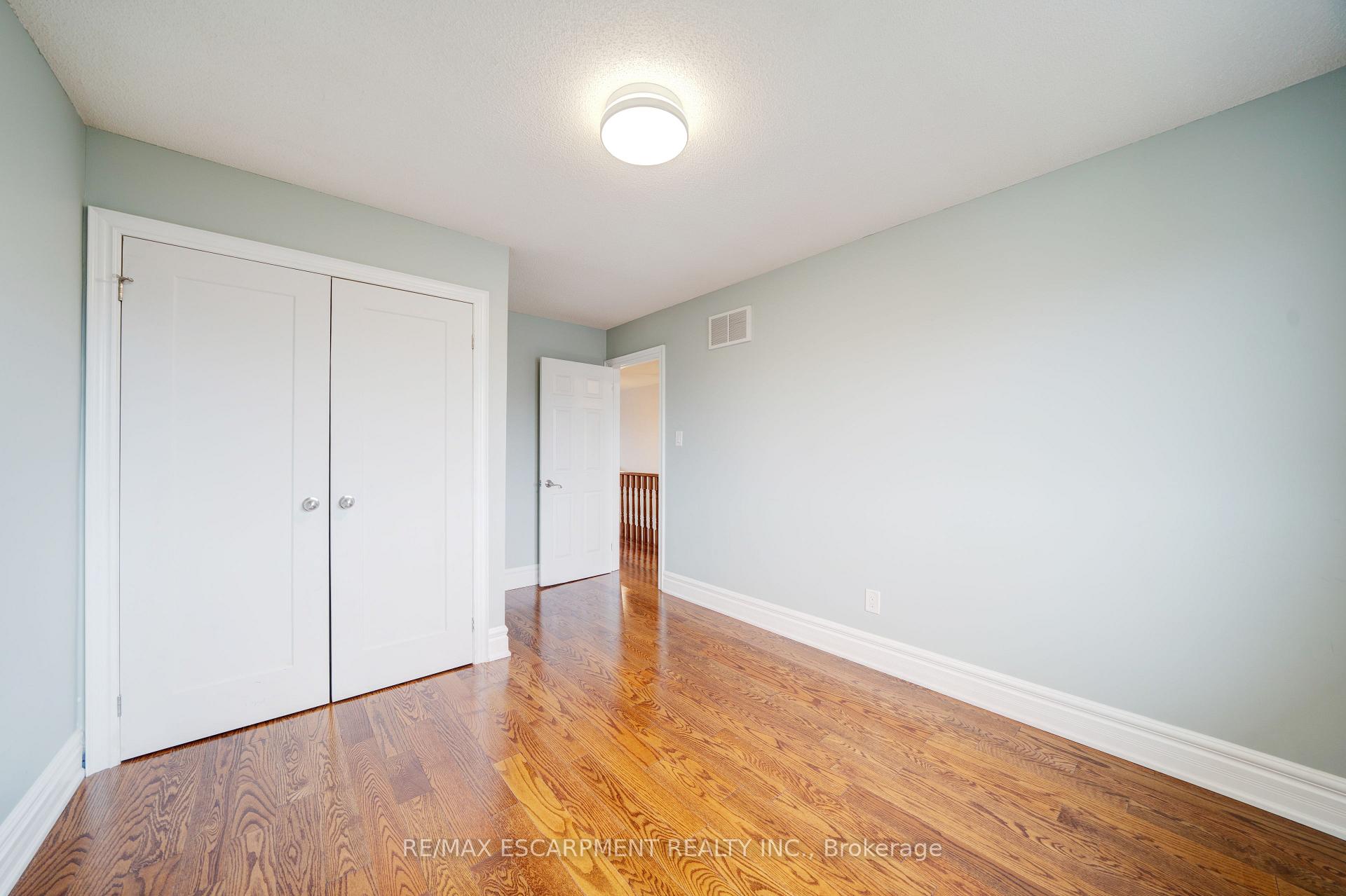 Photo 9 of 132 Belview Avenue, Vaughan, East Woodbridge — HOMEH