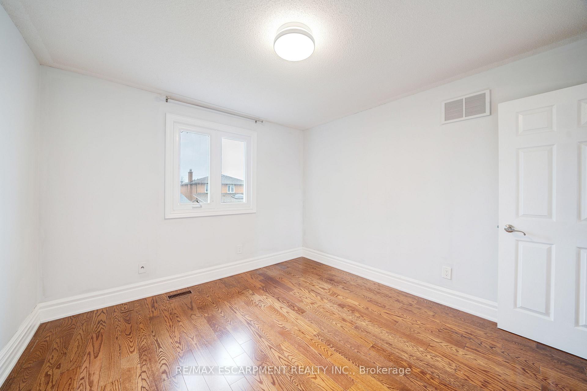 Photo 30 of 132 Belview Avenue, Vaughan, East Woodbridge — HOMEH
