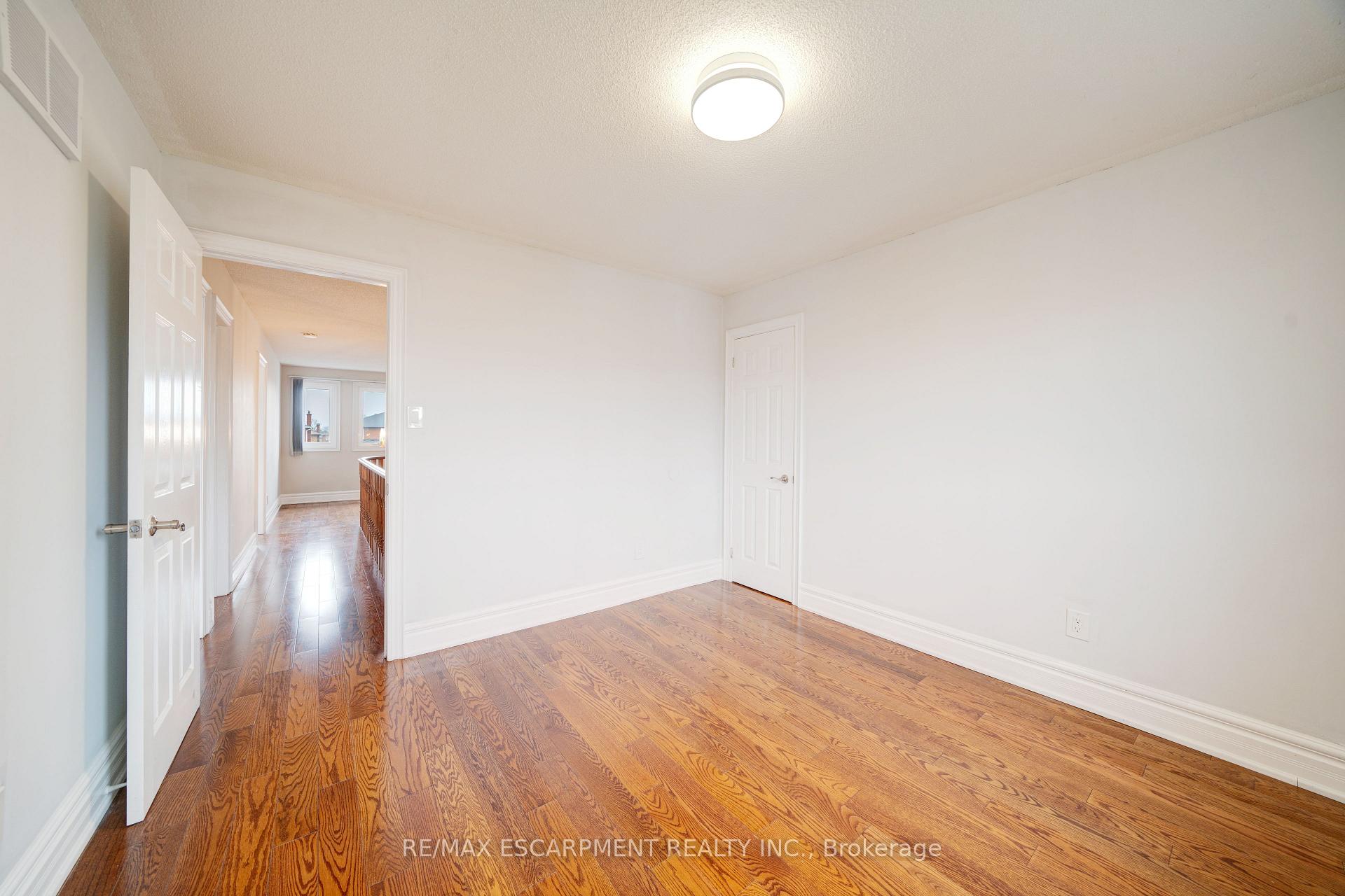 Photo 15 of 132 Belview Avenue, Vaughan, East Woodbridge — HOMEH
