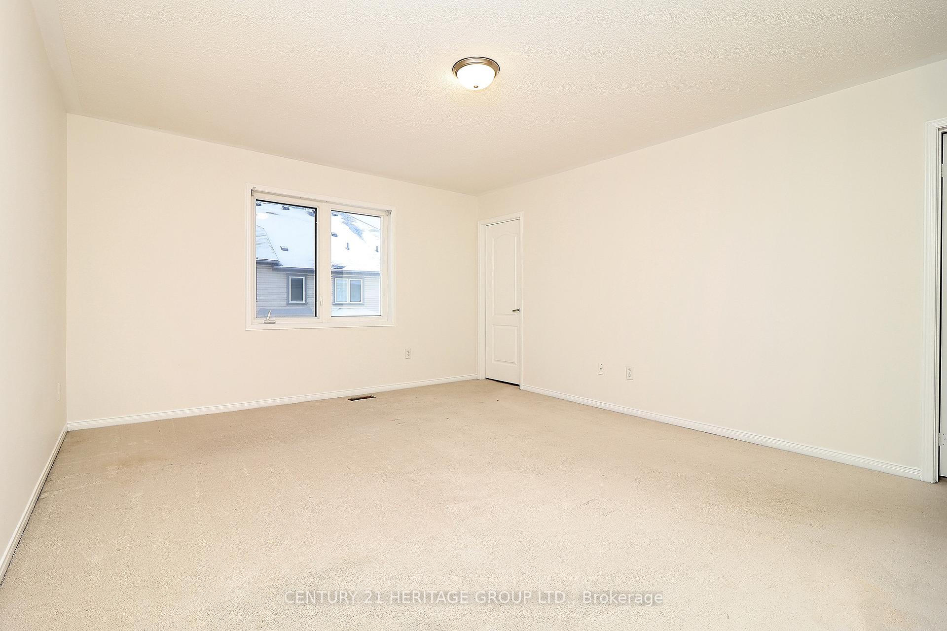 Photo 3 of 12 Telstar Way, Whitby, Brooklin — HOMEH