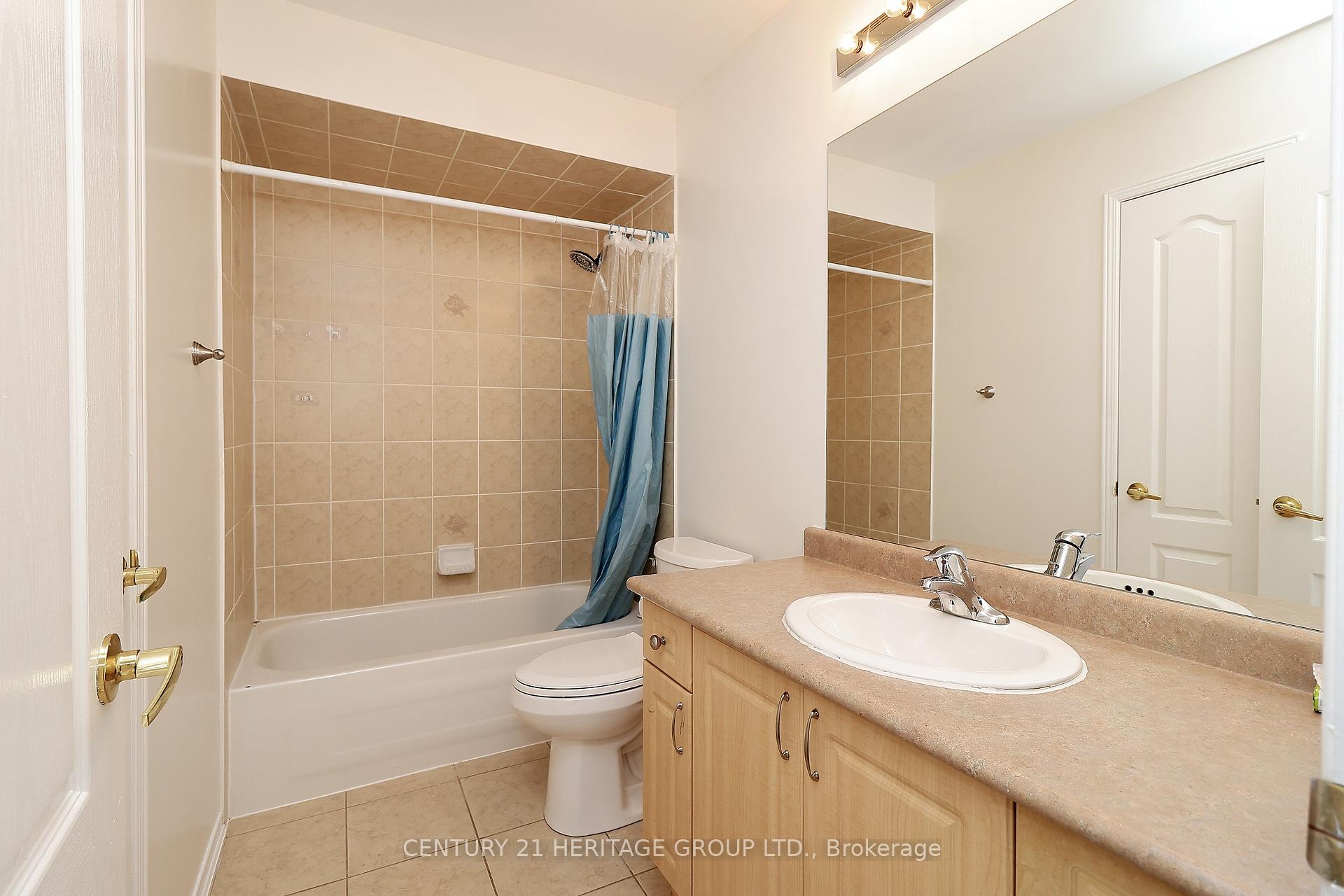 Photo 9 of 12 Telstar Way, Whitby, Brooklin — HOMEH