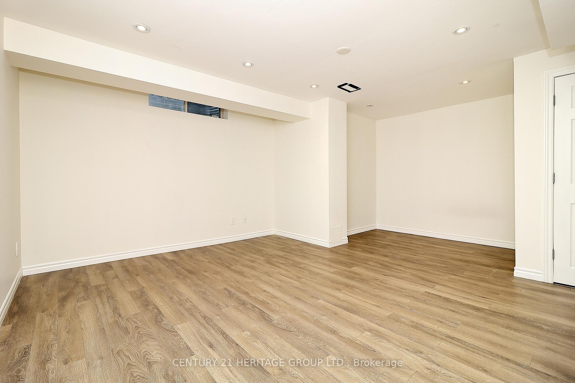 Photo 18 of 12 Telstar Way, Whitby, Brooklin — HOMEH