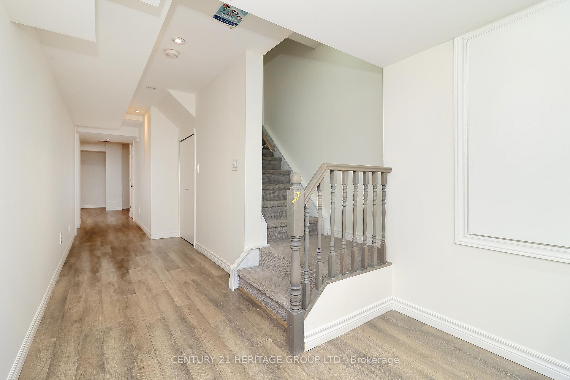 Photo 14 of 12 Telstar Way, Whitby, Brooklin — HOMEH