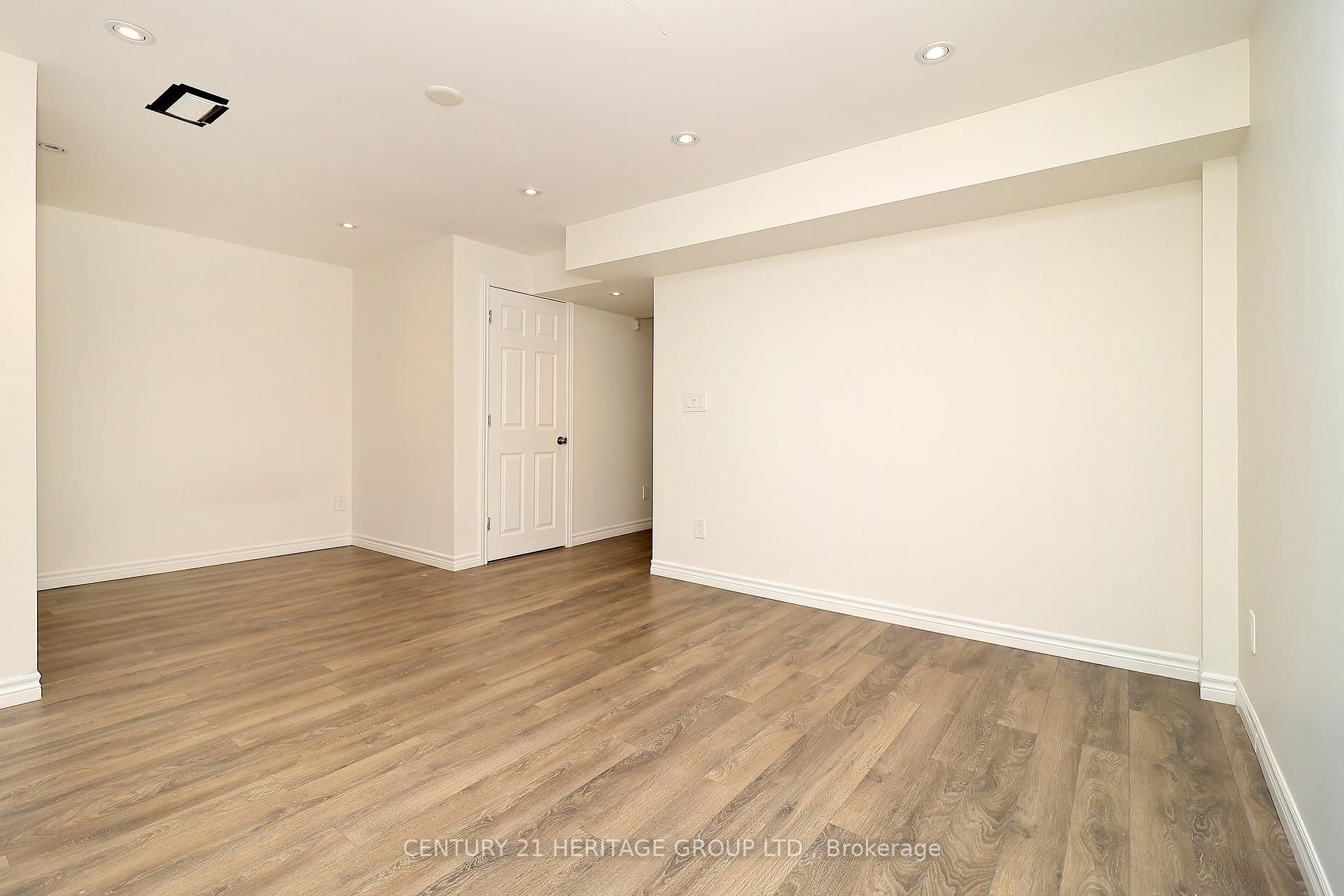 Photo 12 of 12 Telstar Way, Whitby, Brooklin — HOMEH