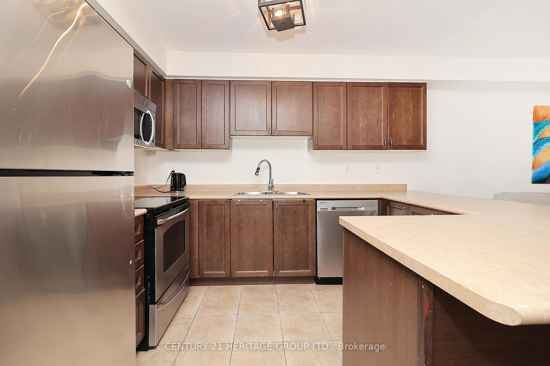 Photo 23 of 12 Telstar Way, Whitby, Brooklin — HOMEH
