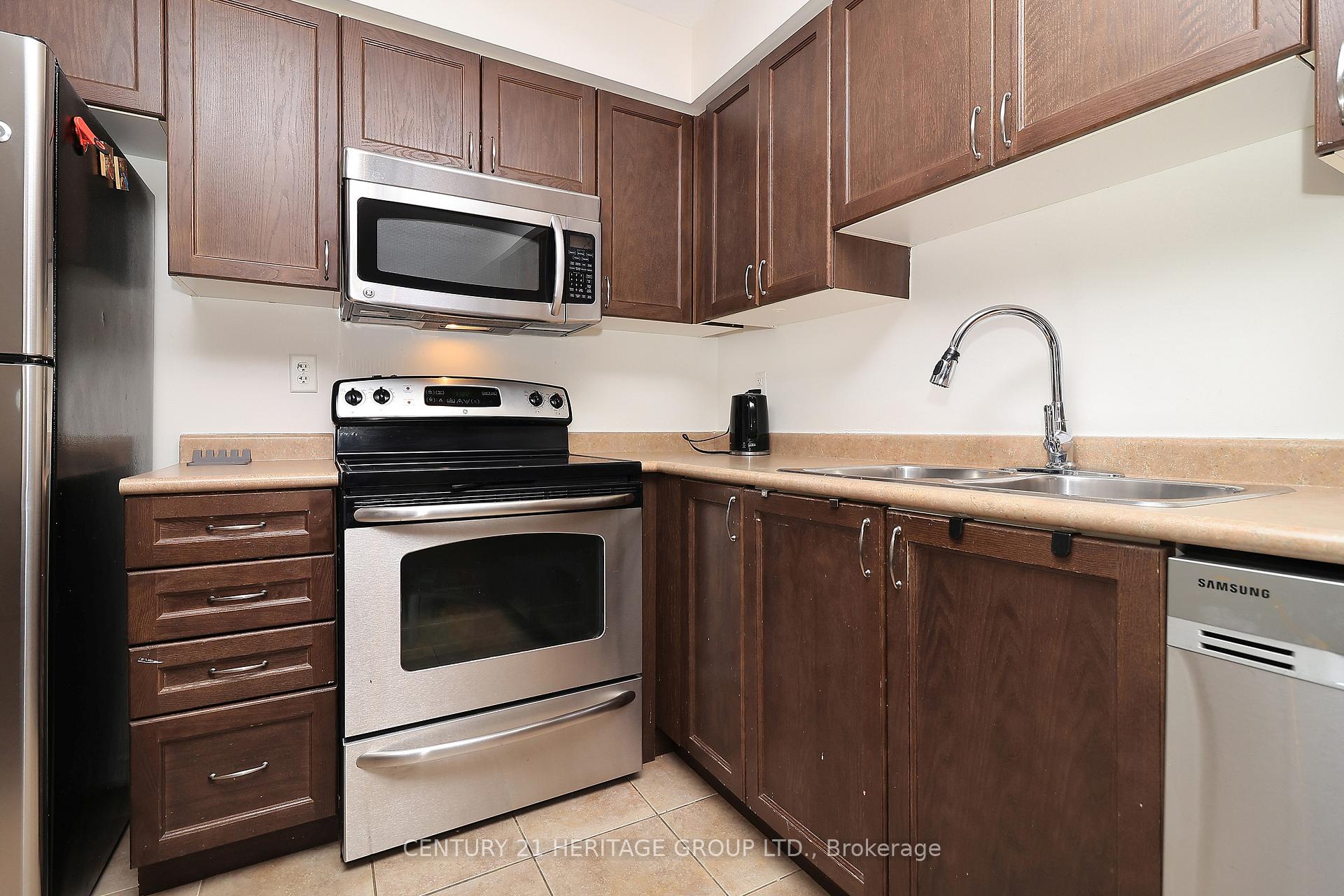 Photo 22 of 12 Telstar Way, Whitby, Brooklin — HOMEH