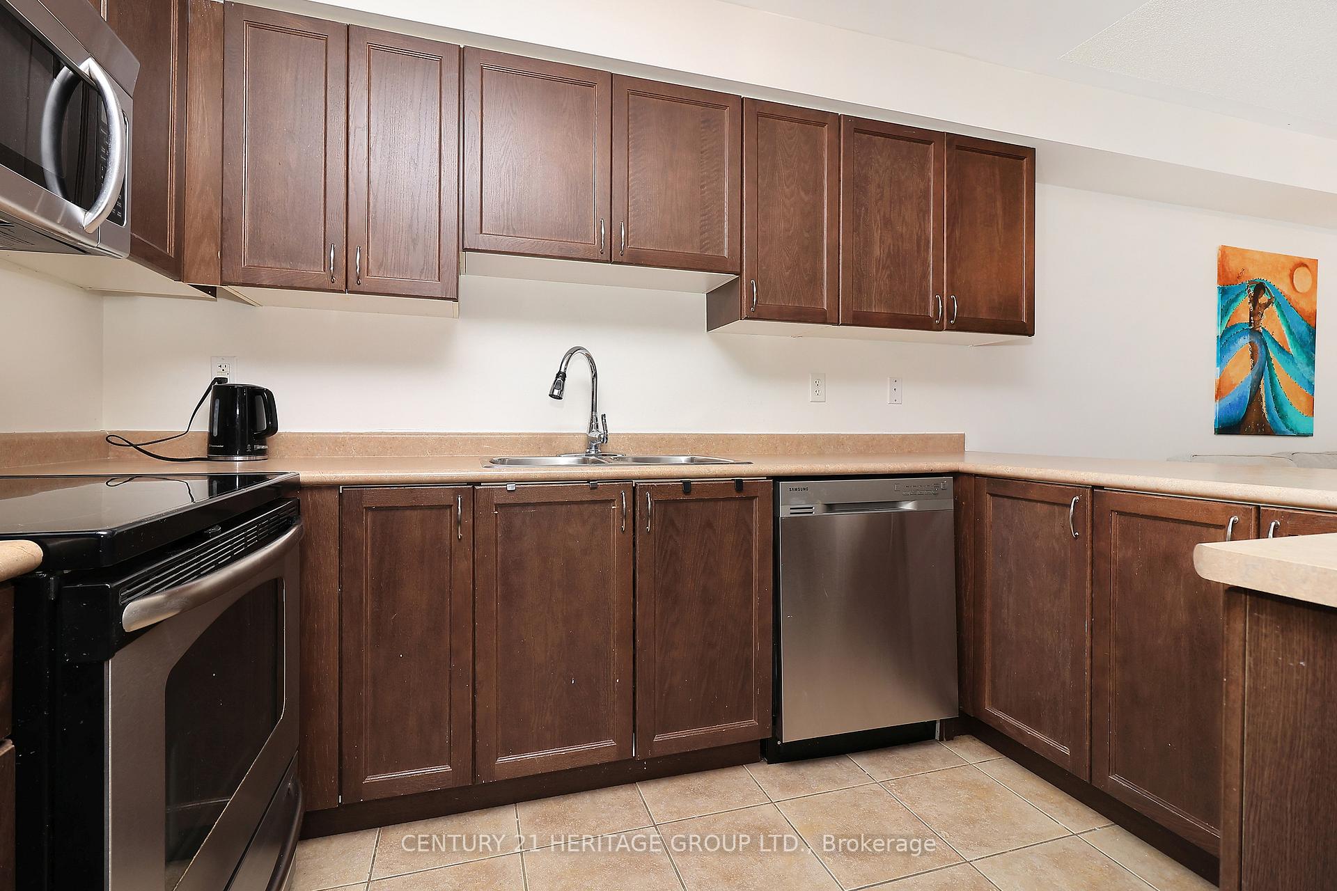 Photo 25 of 12 Telstar Way, Whitby, Brooklin — HOMEH