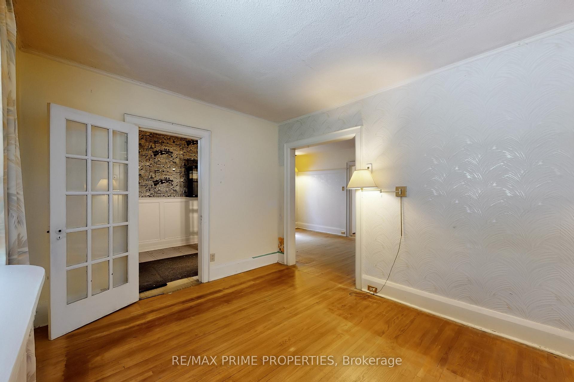 Photo 4 of 1398 Pape Avenue, Toronto, Broadview North — HOMEH