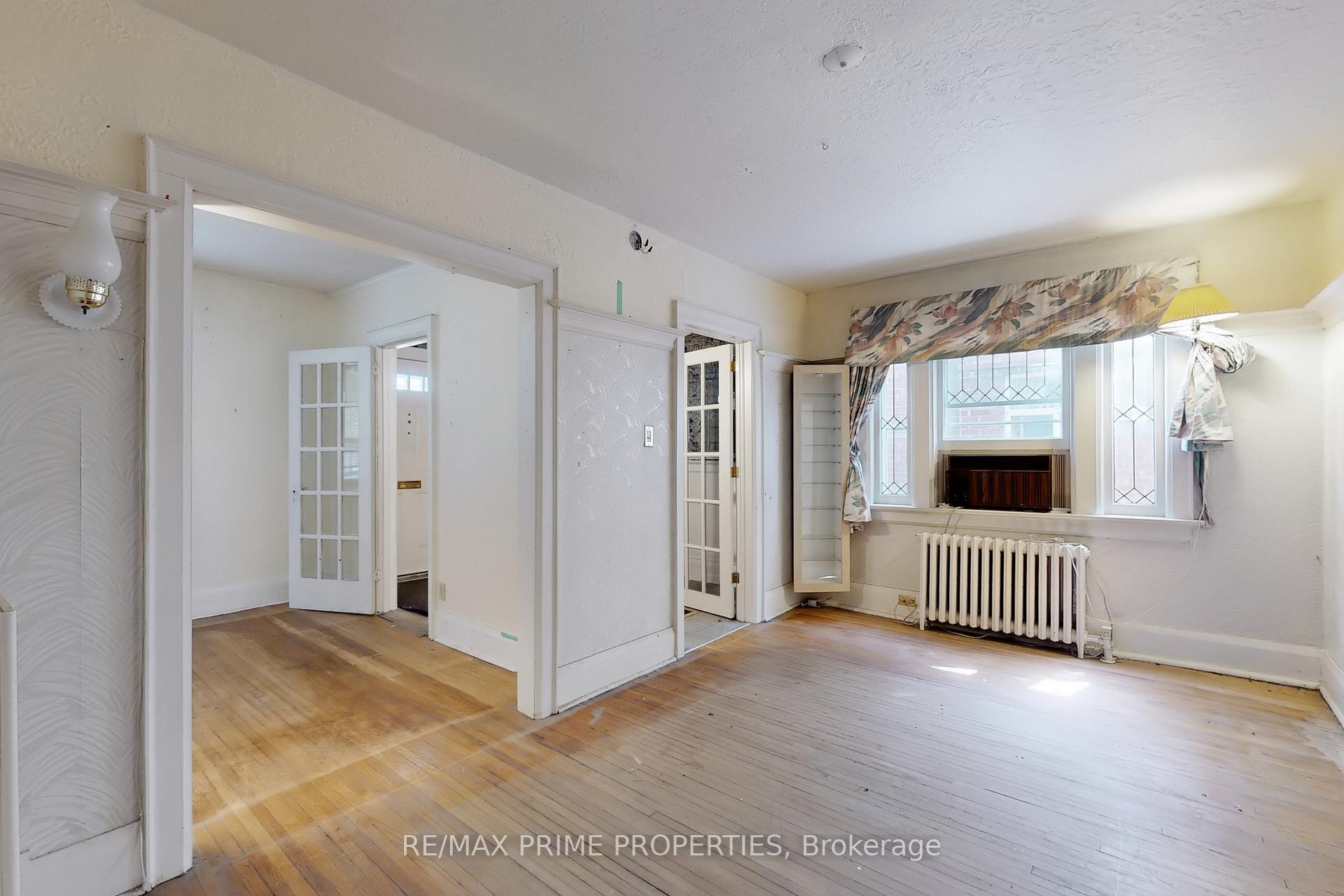 Photo 5 of 1398 Pape Avenue, Toronto, Broadview North — HOMEH