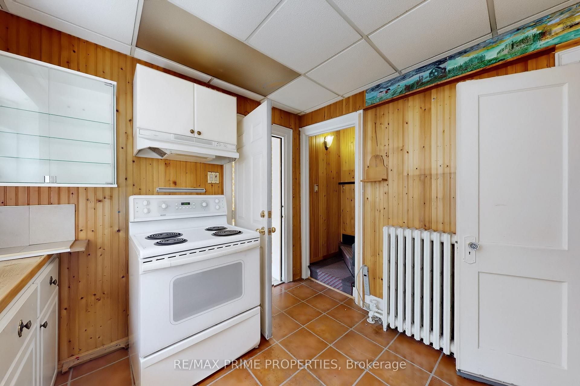 Photo 3 of 1398 Pape Avenue, Toronto, Broadview North — HOMEH