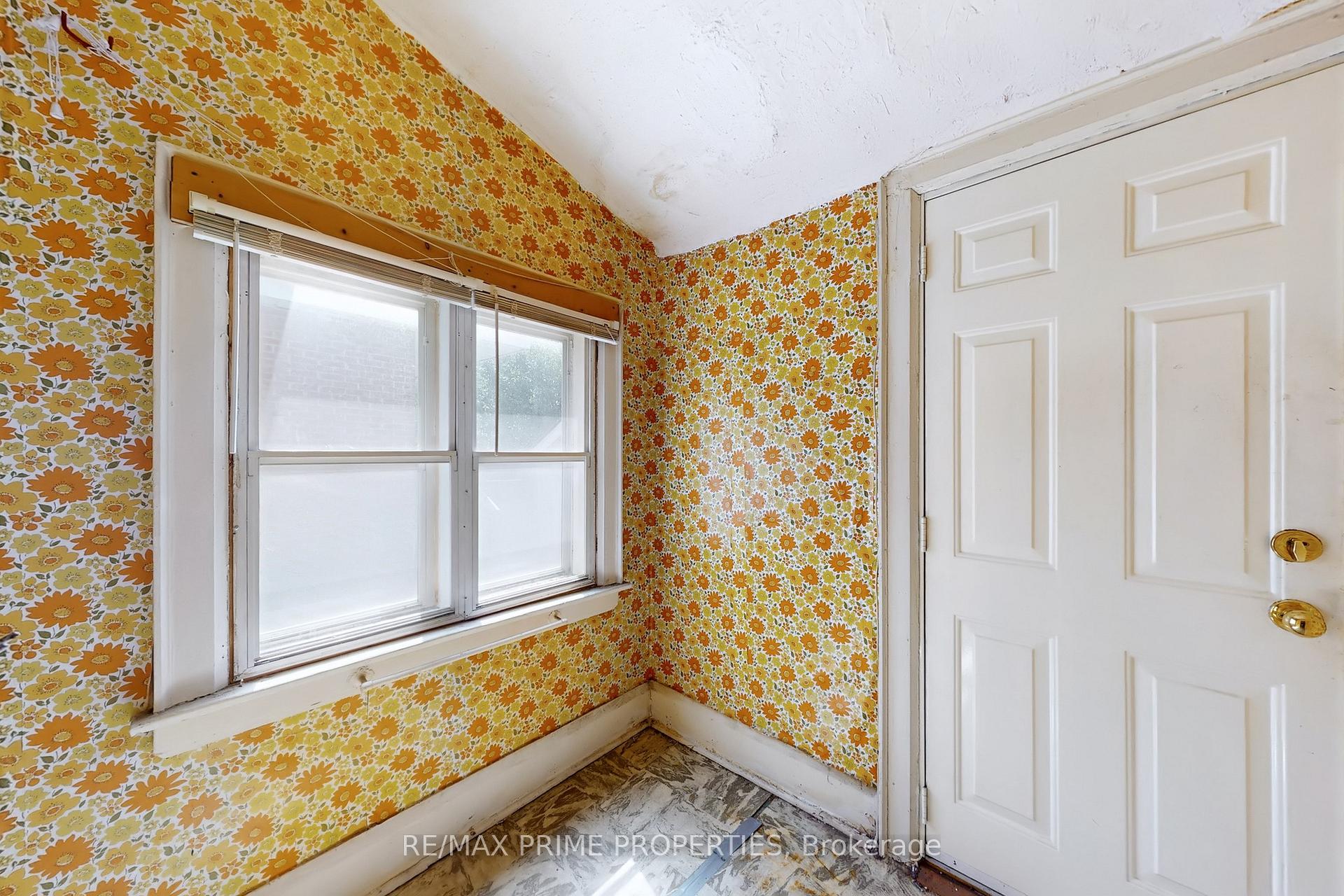 Photo 13 of 1398 Pape Avenue, Toronto, Broadview North — HOMEH