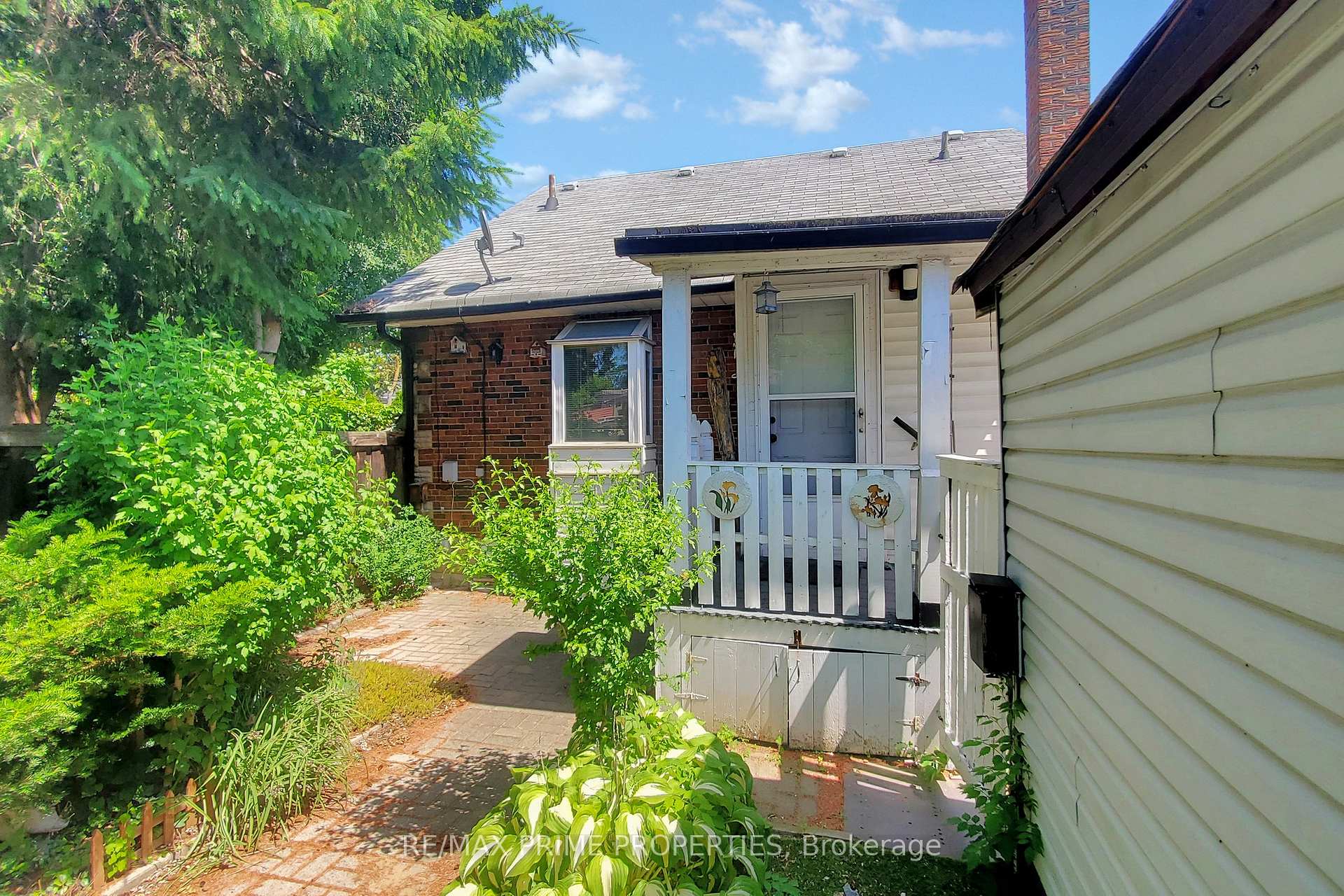 Photo 27 of 1398 Pape Avenue, Toronto, Broadview North — HOMEH
