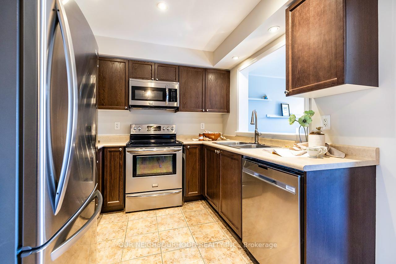 Photo 16 of 74 Shrewsbury Drive, Whitby, Brooklin — HOMEH