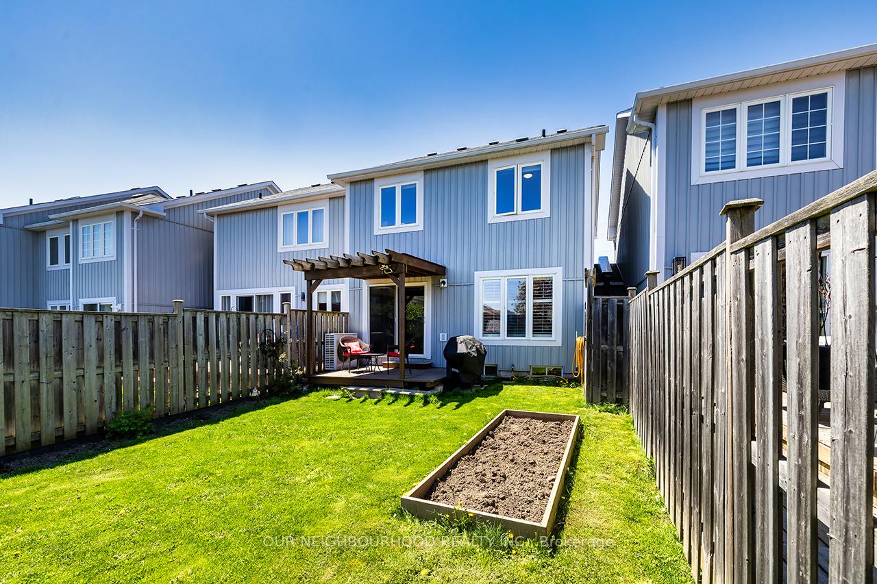 Photo 37 of 74 Shrewsbury Drive, Whitby, Brooklin — HOMEH